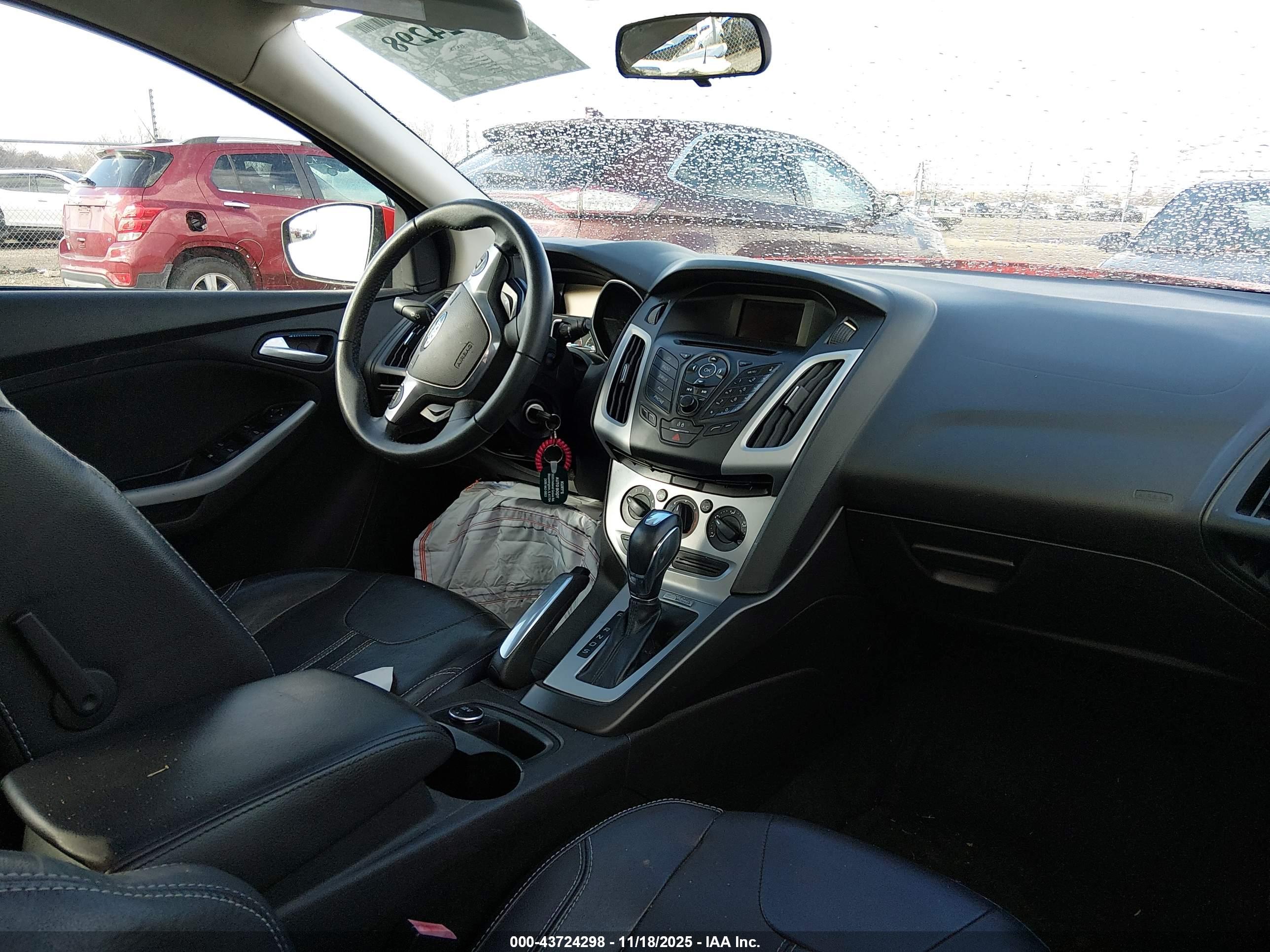 FORD FOCUS image 5