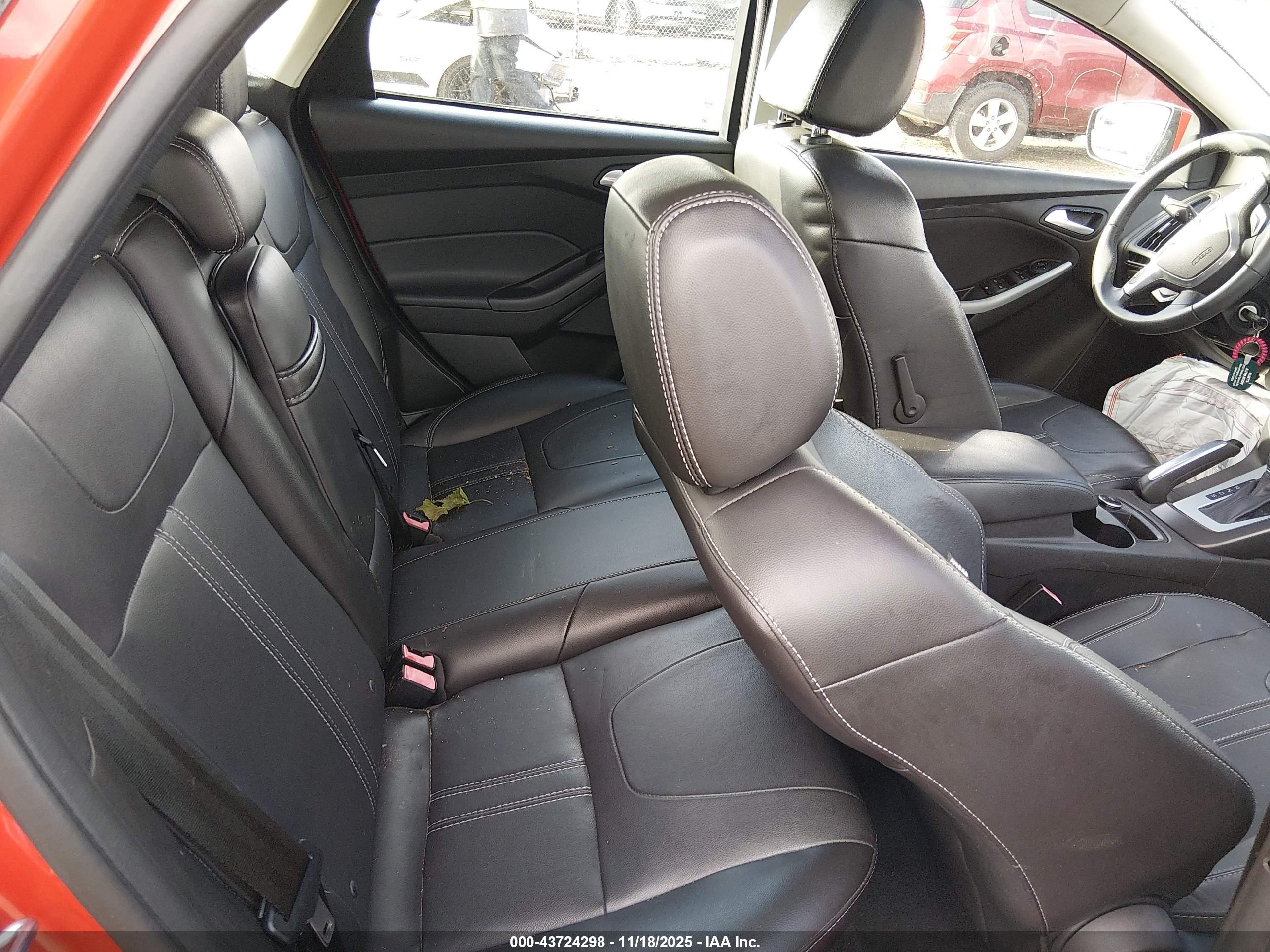 FORD FOCUS image 8