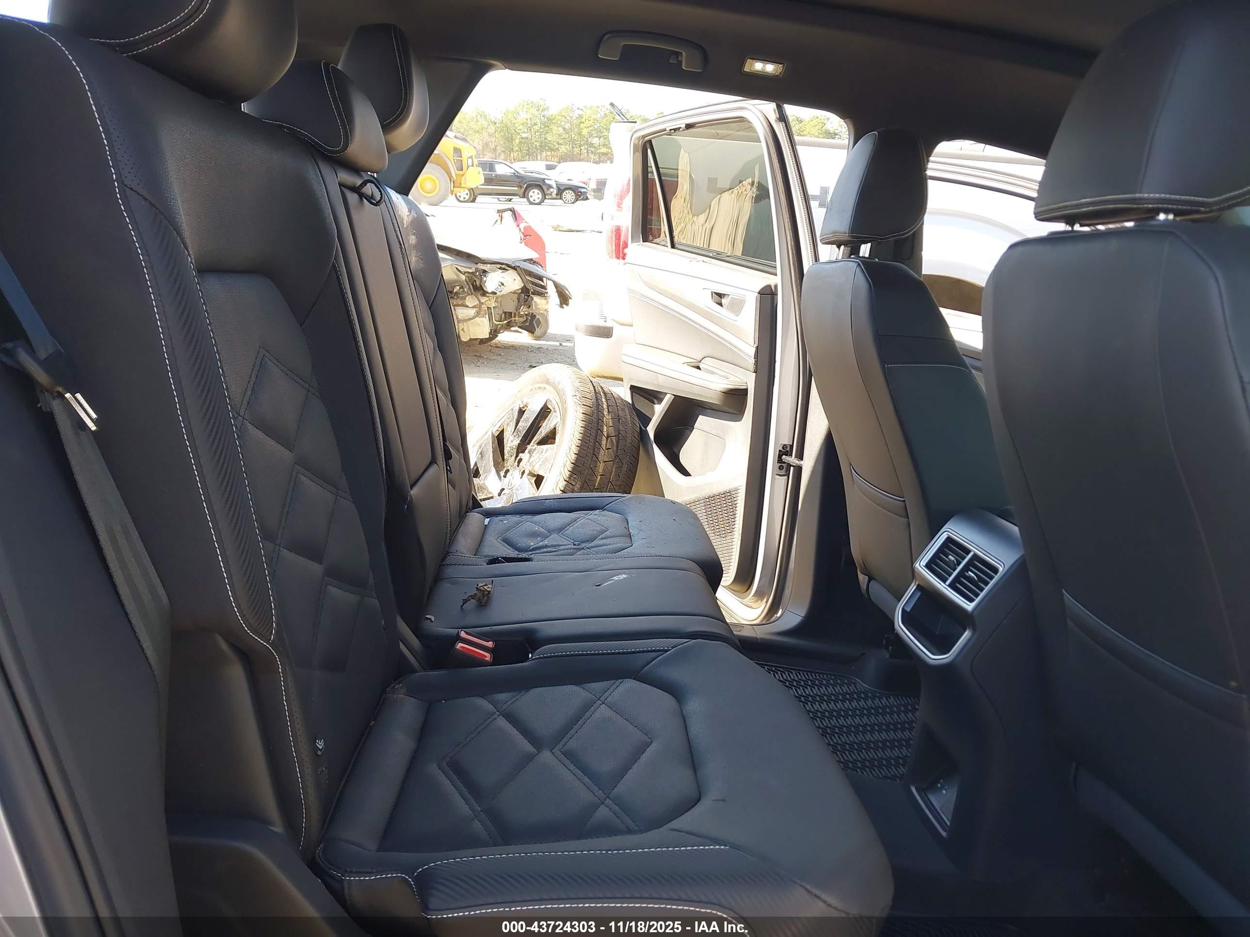 VOLKSWAGEN ATLAS image 8