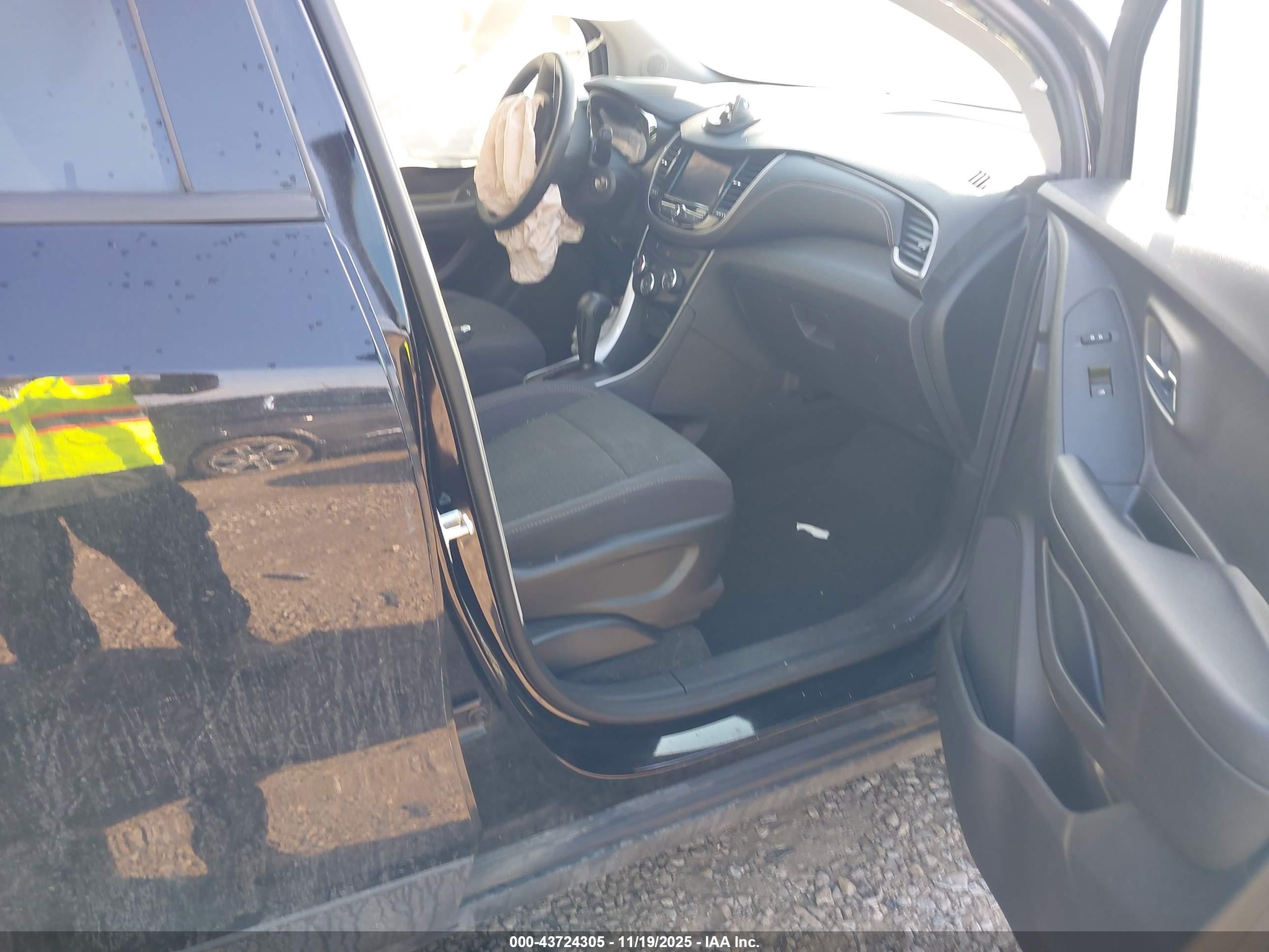 CHEVROLET TRAX image 5