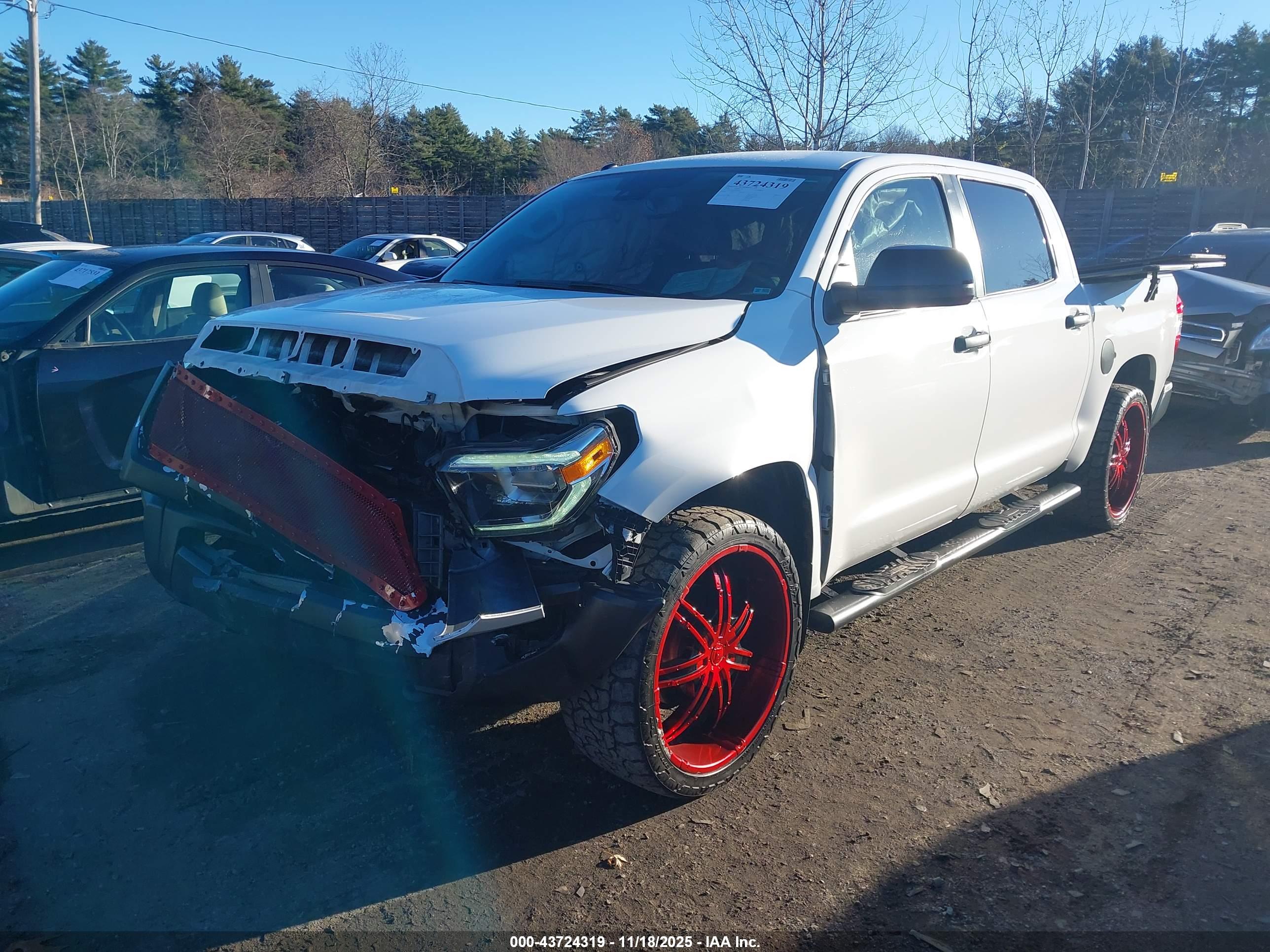 TOYOTA TUNDRA image 2