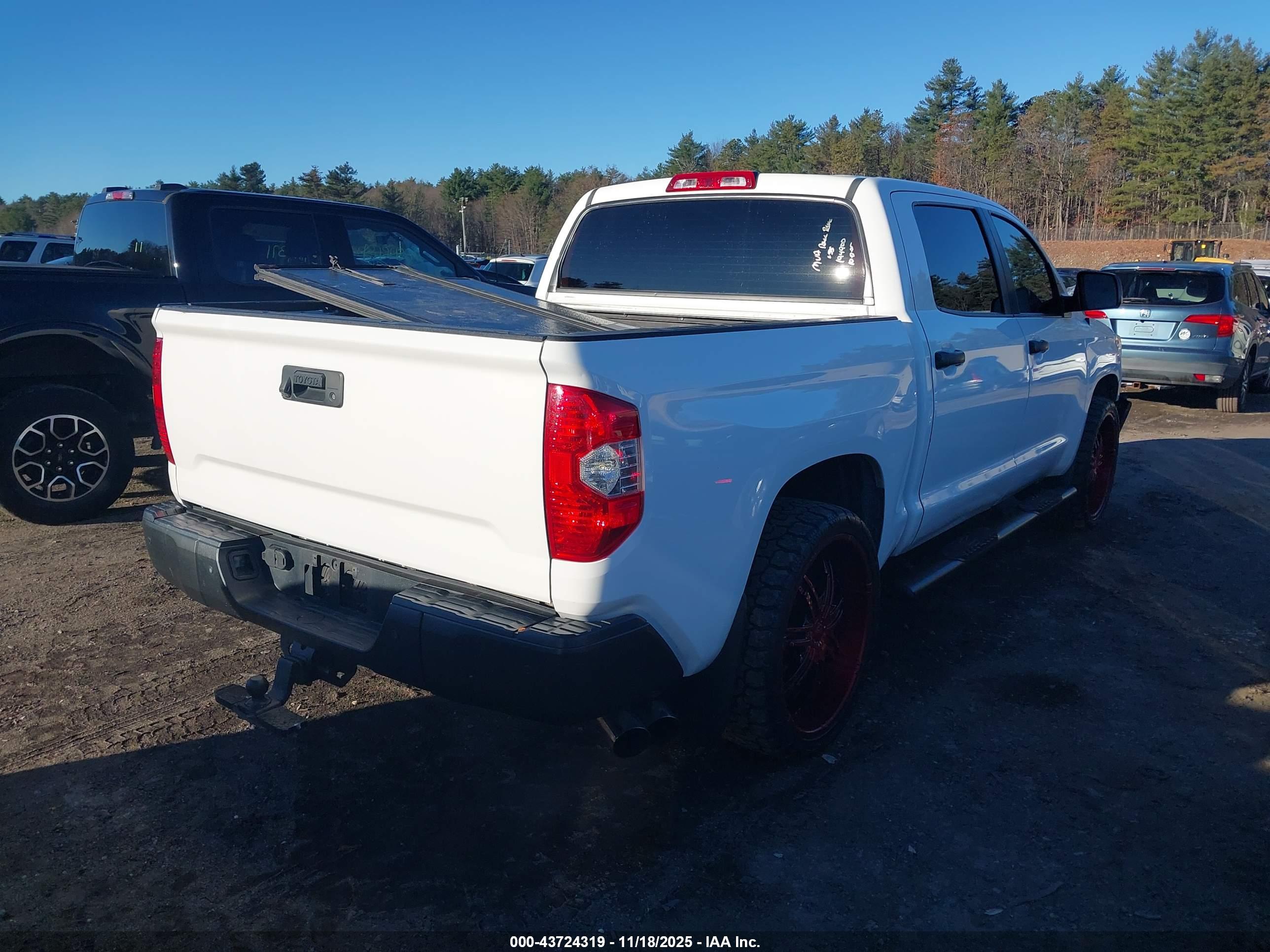 TOYOTA TUNDRA image 4