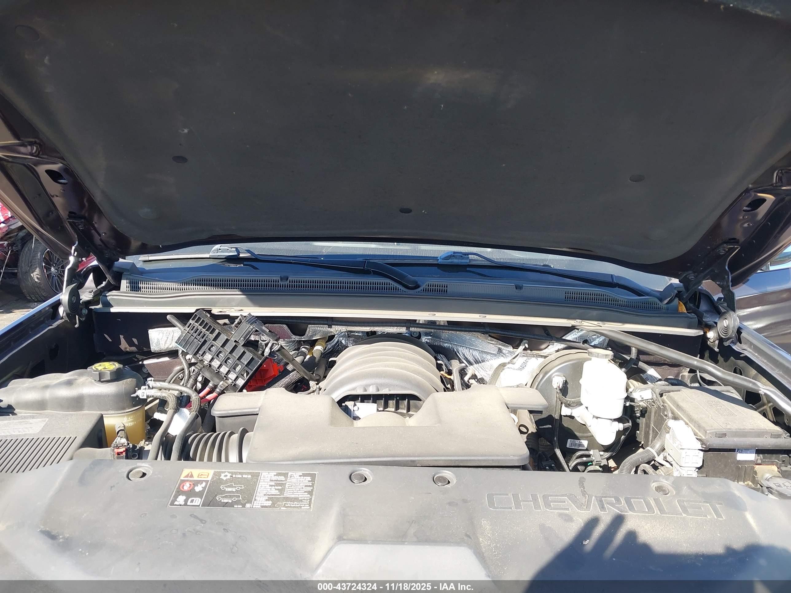 CHEVROLET TAHOE image 10