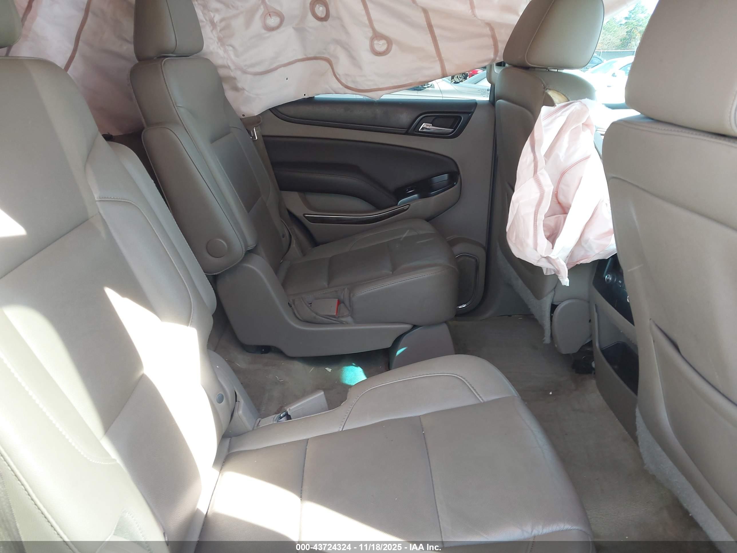 CHEVROLET TAHOE image 8
