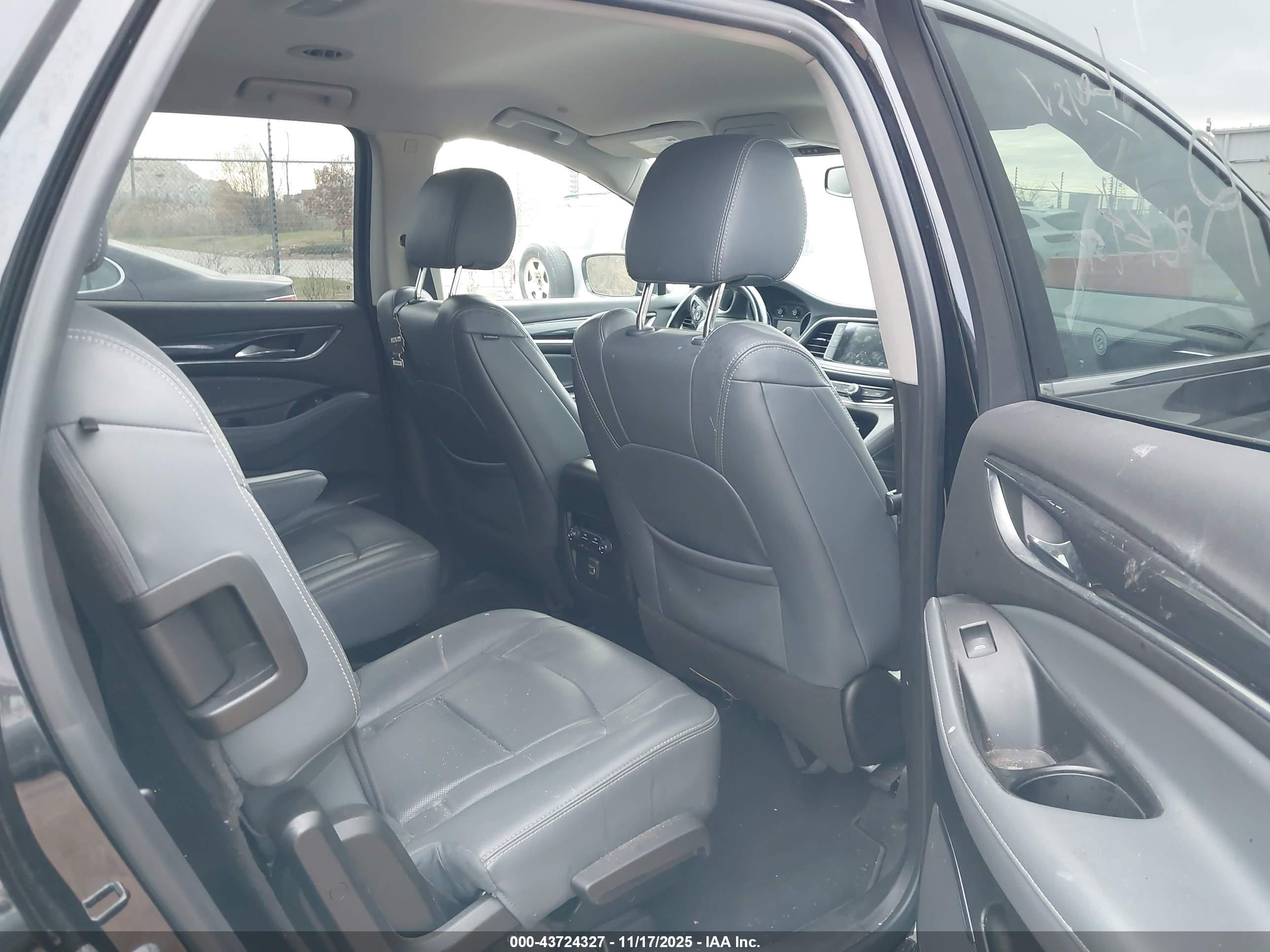 BUICK ENCLAVE image 8