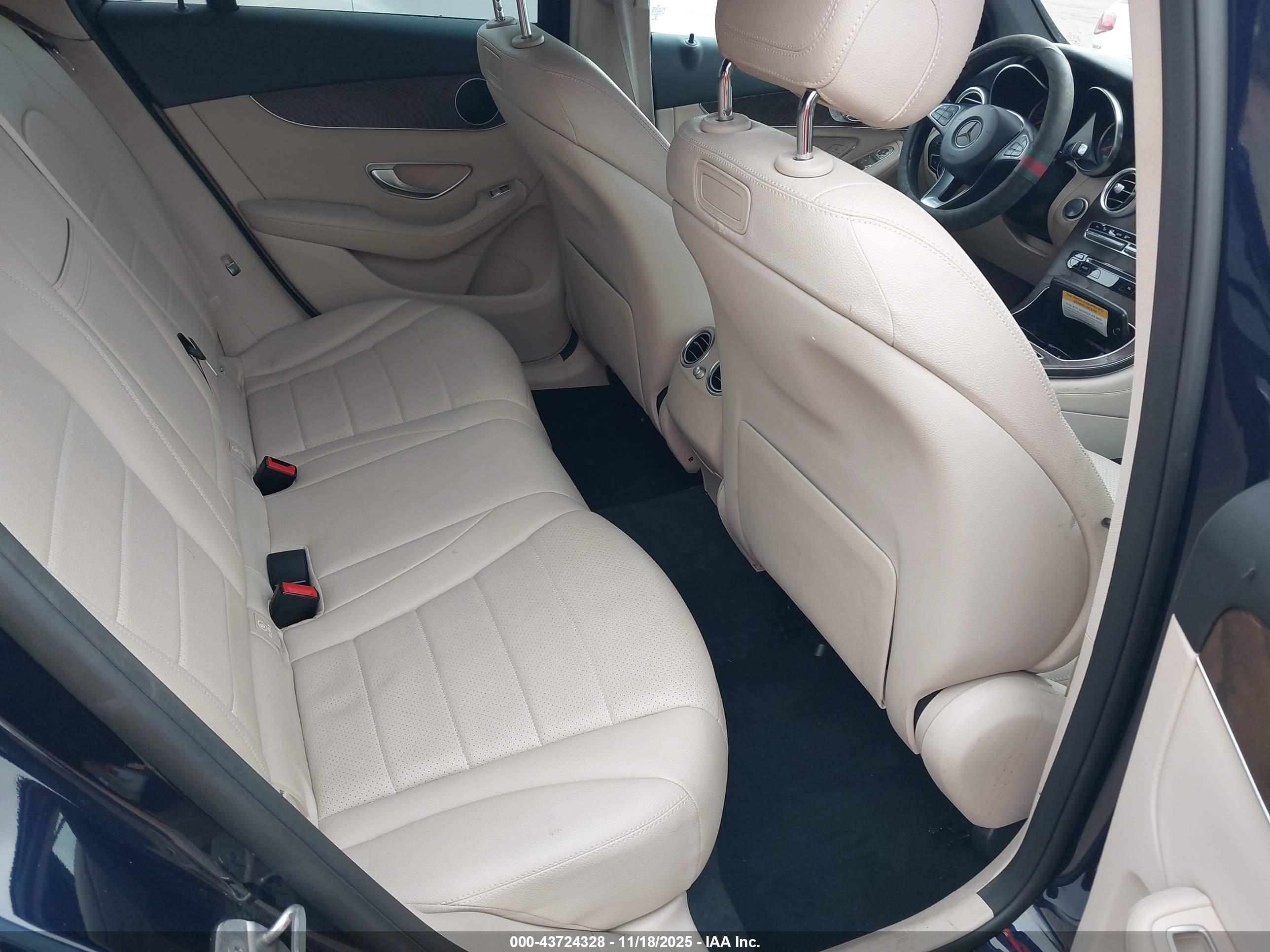 MERCEDES-BENZ GLC image 8