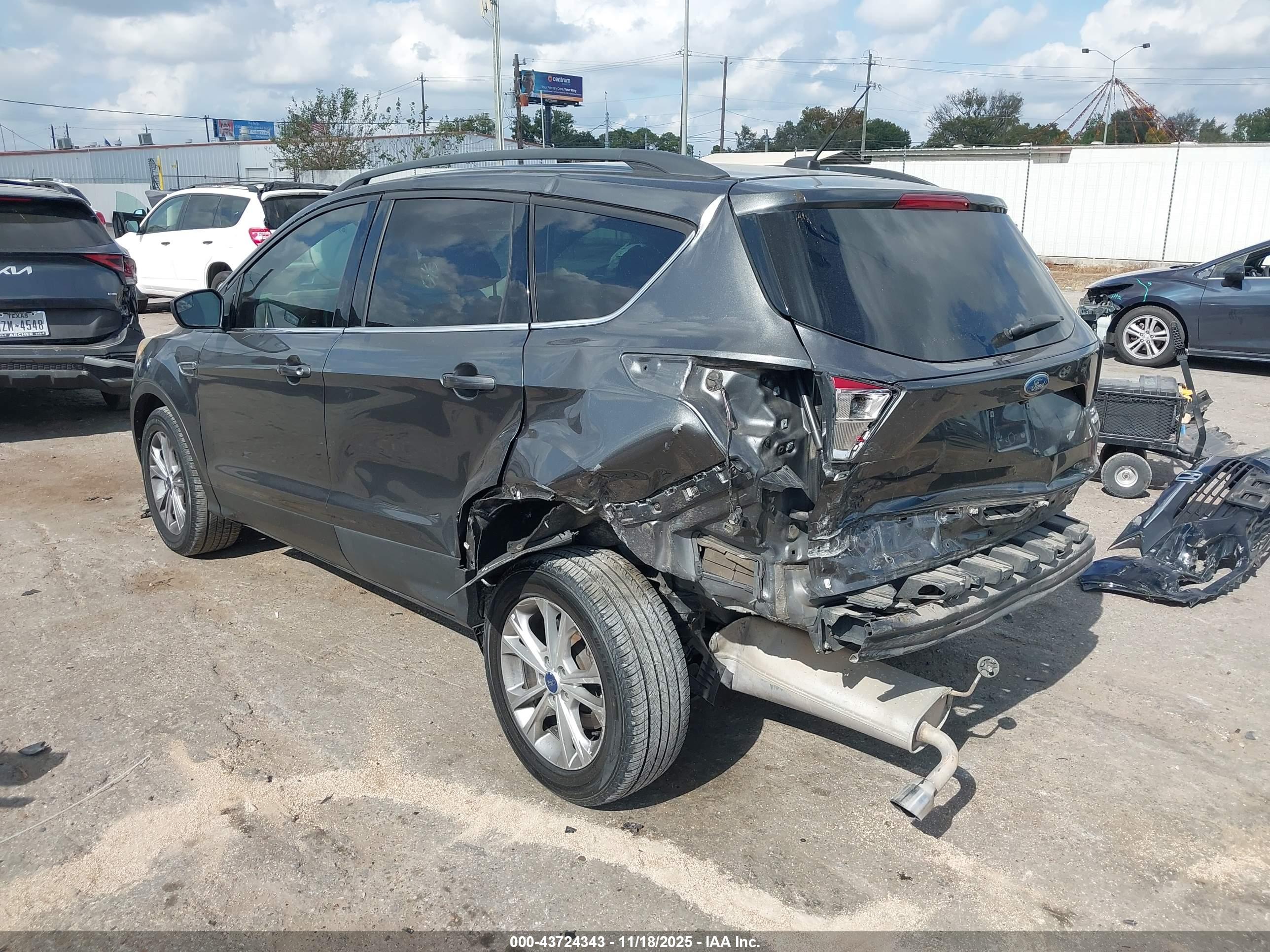 FORD ESCAPE image 3