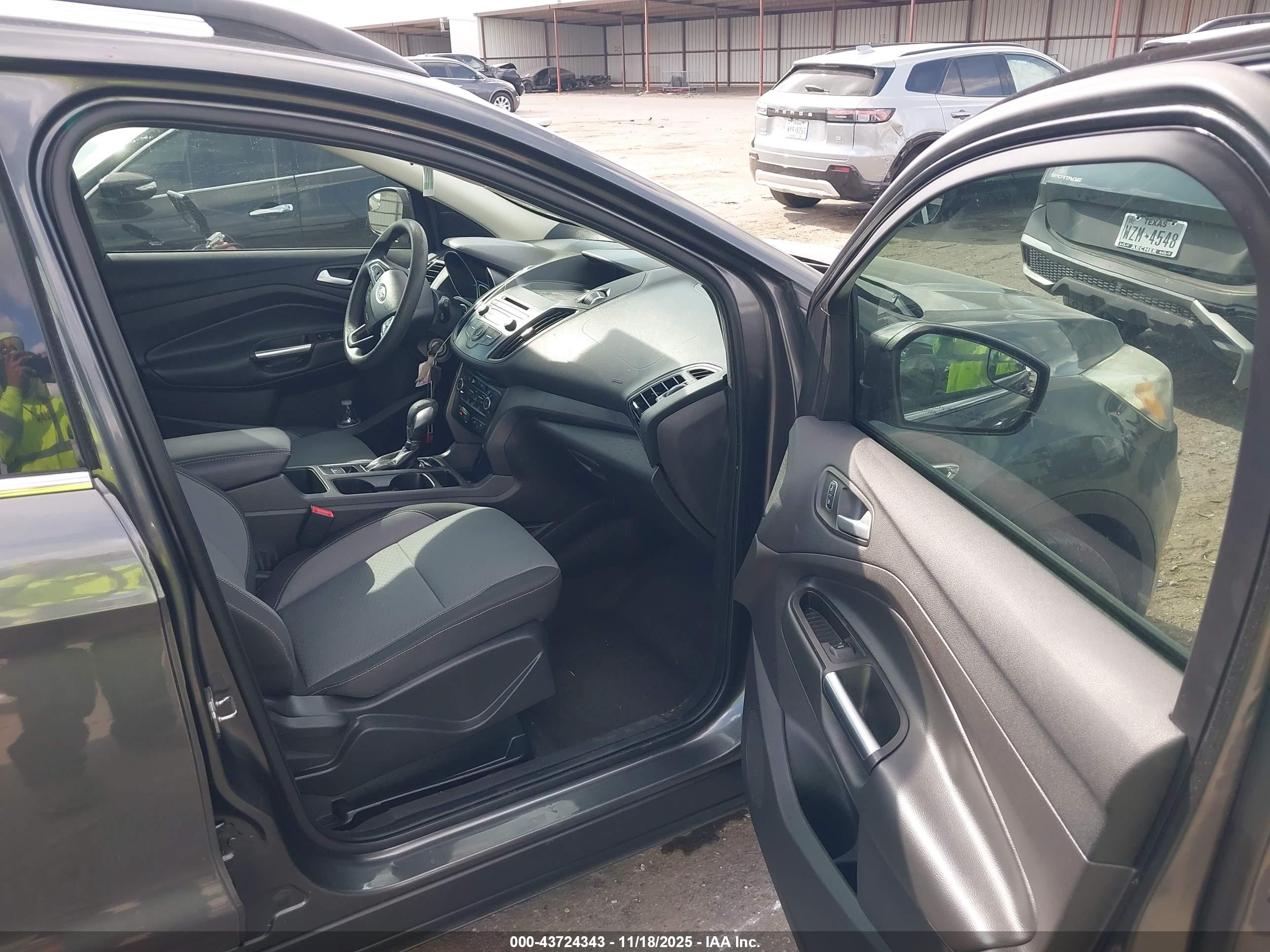 FORD ESCAPE image 5