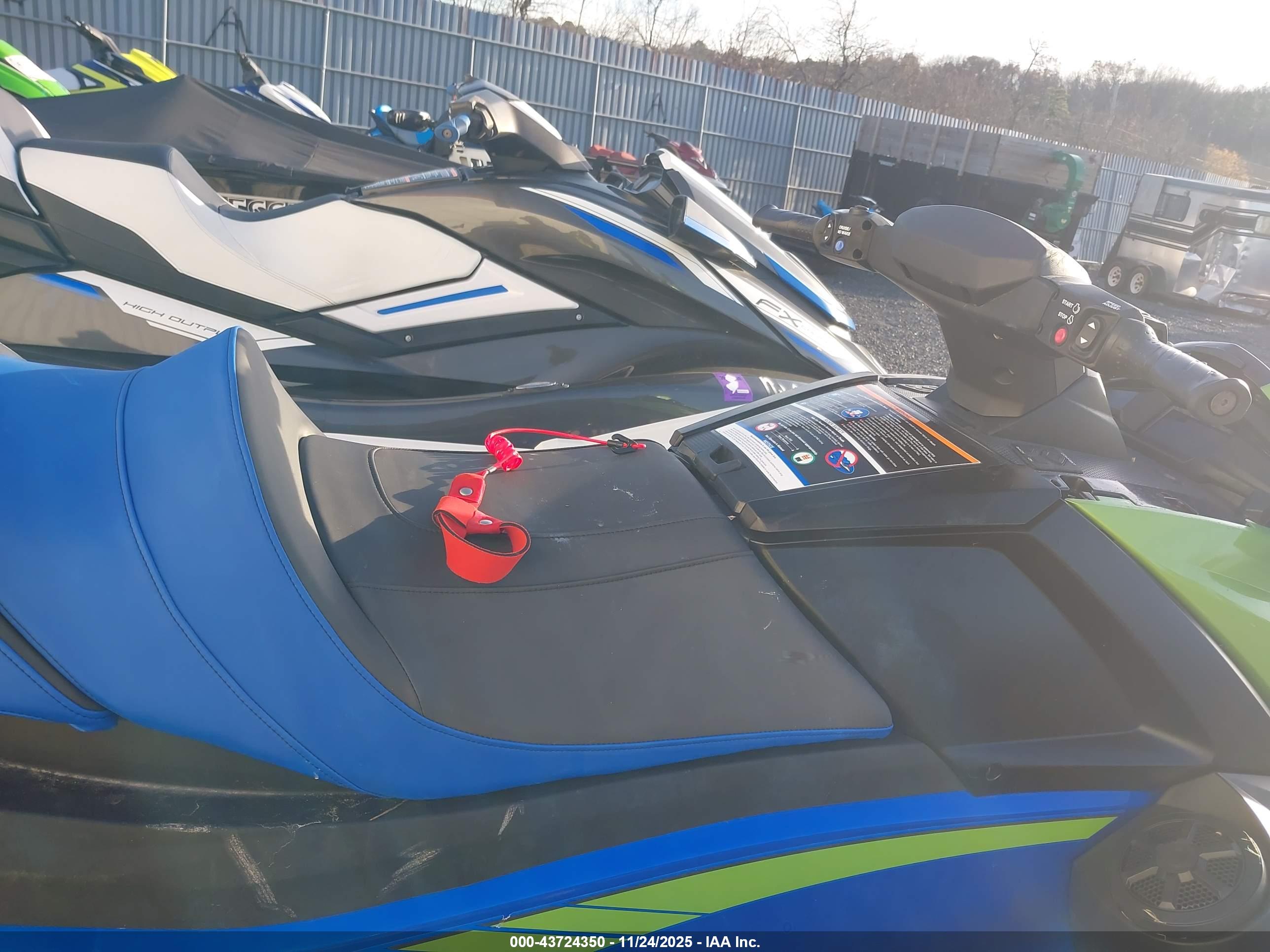 YAMAHA VX image 5