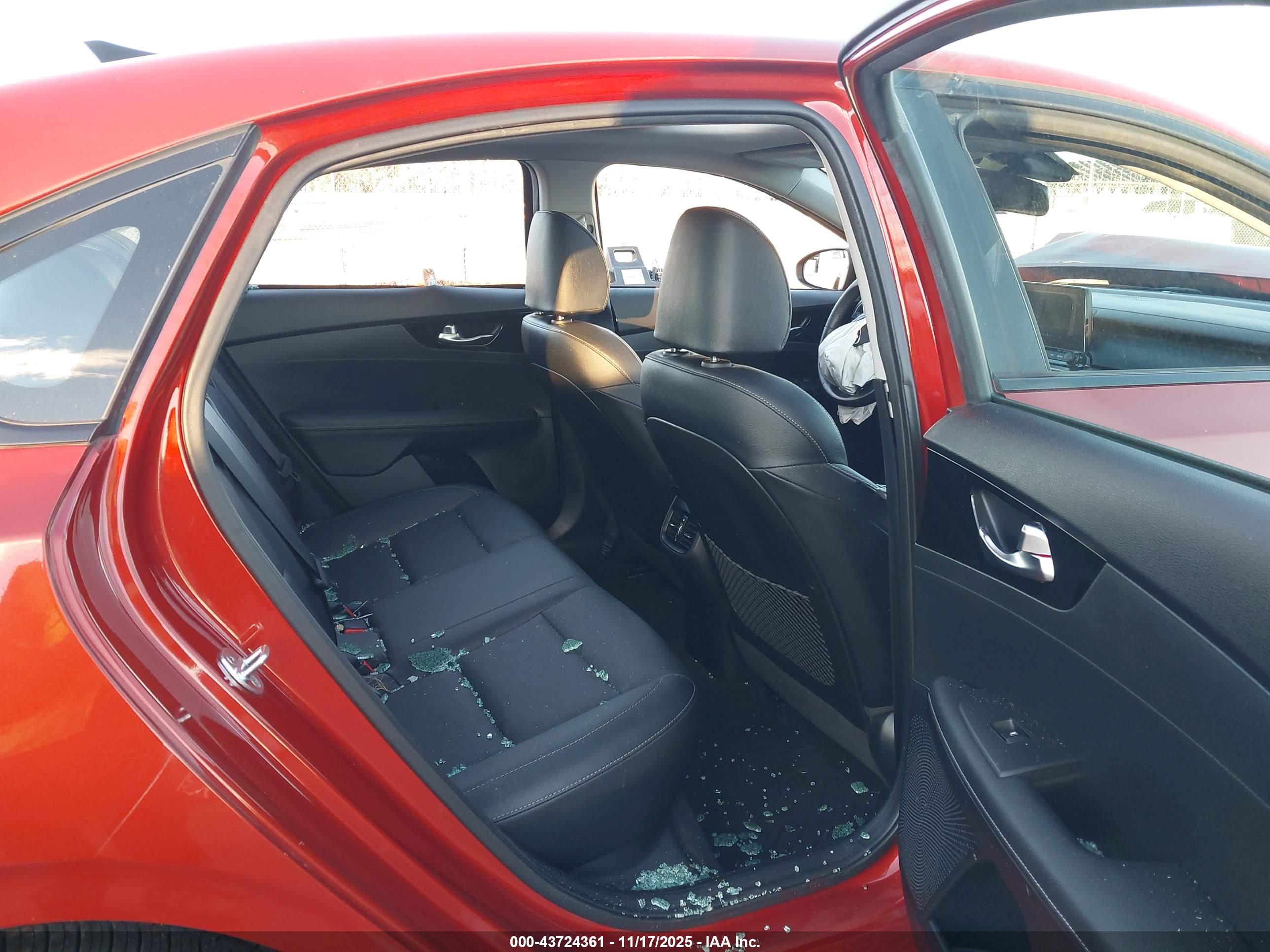 KIA FORTE image 8