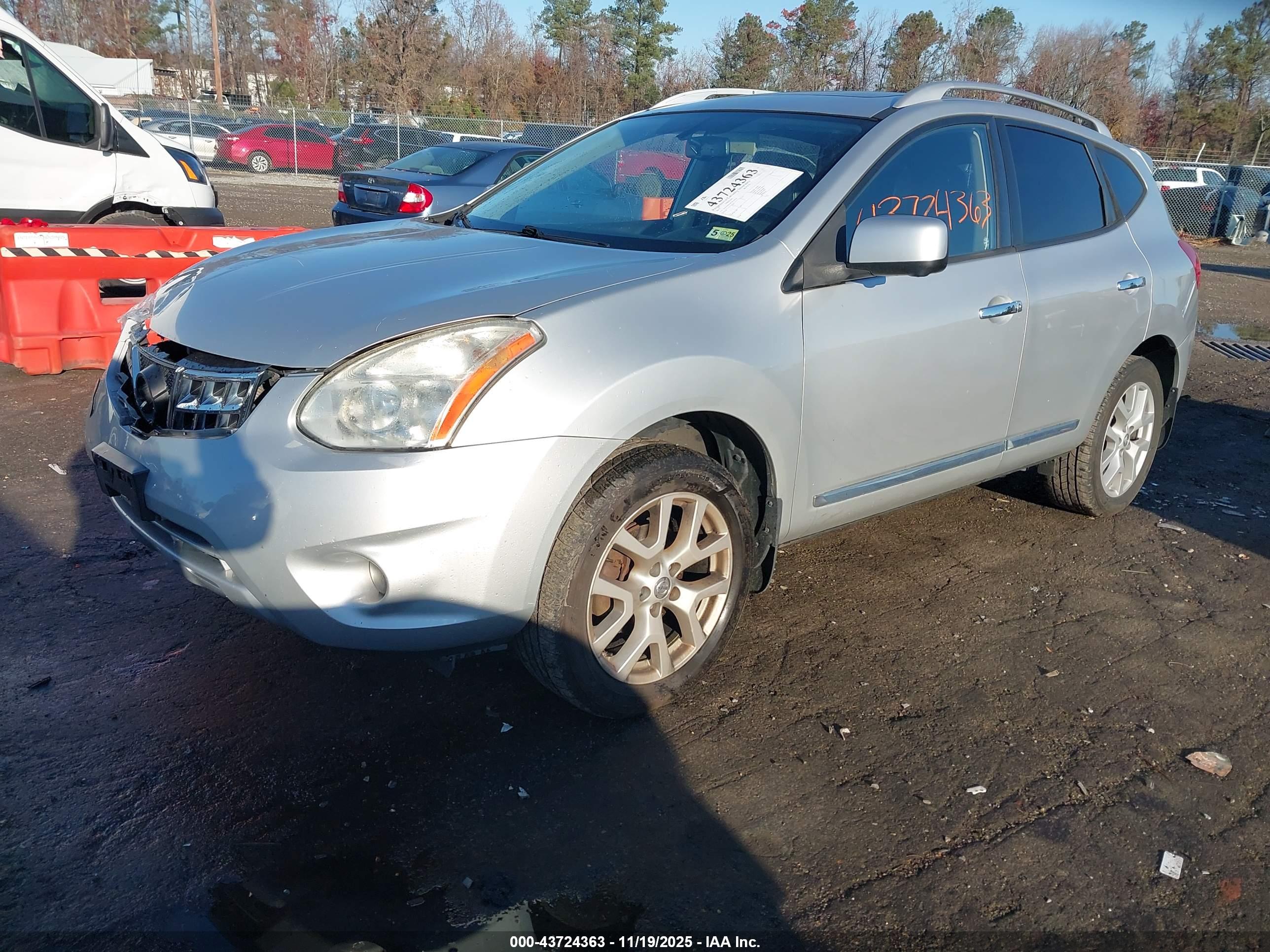 NISSAN ROGUE image 2
