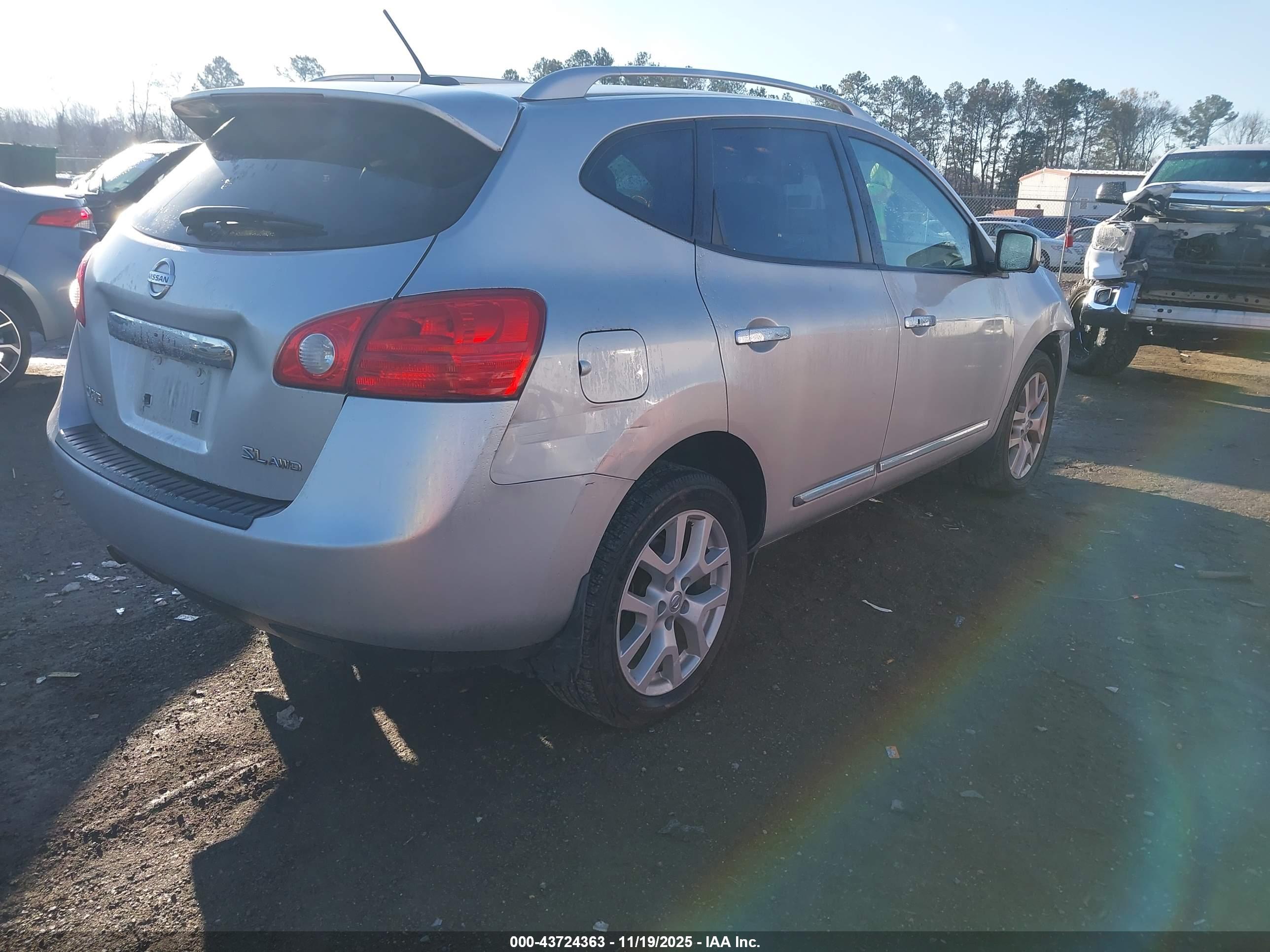 NISSAN ROGUE image 4