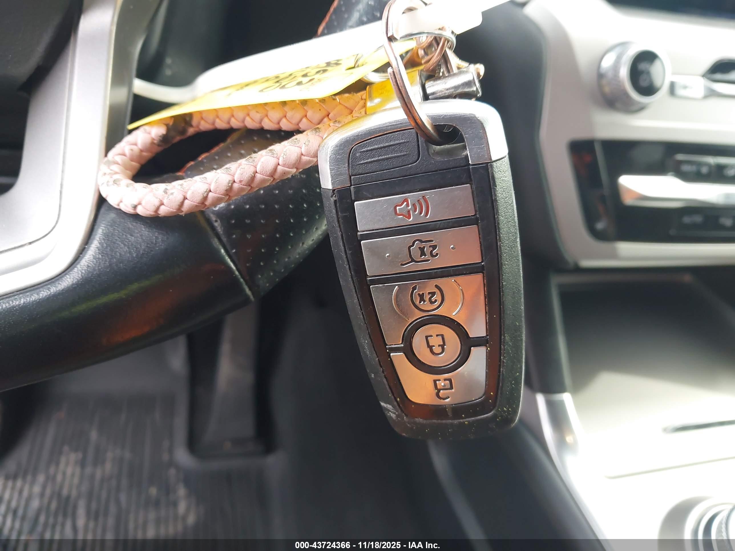 FORD EXPLORER image 11