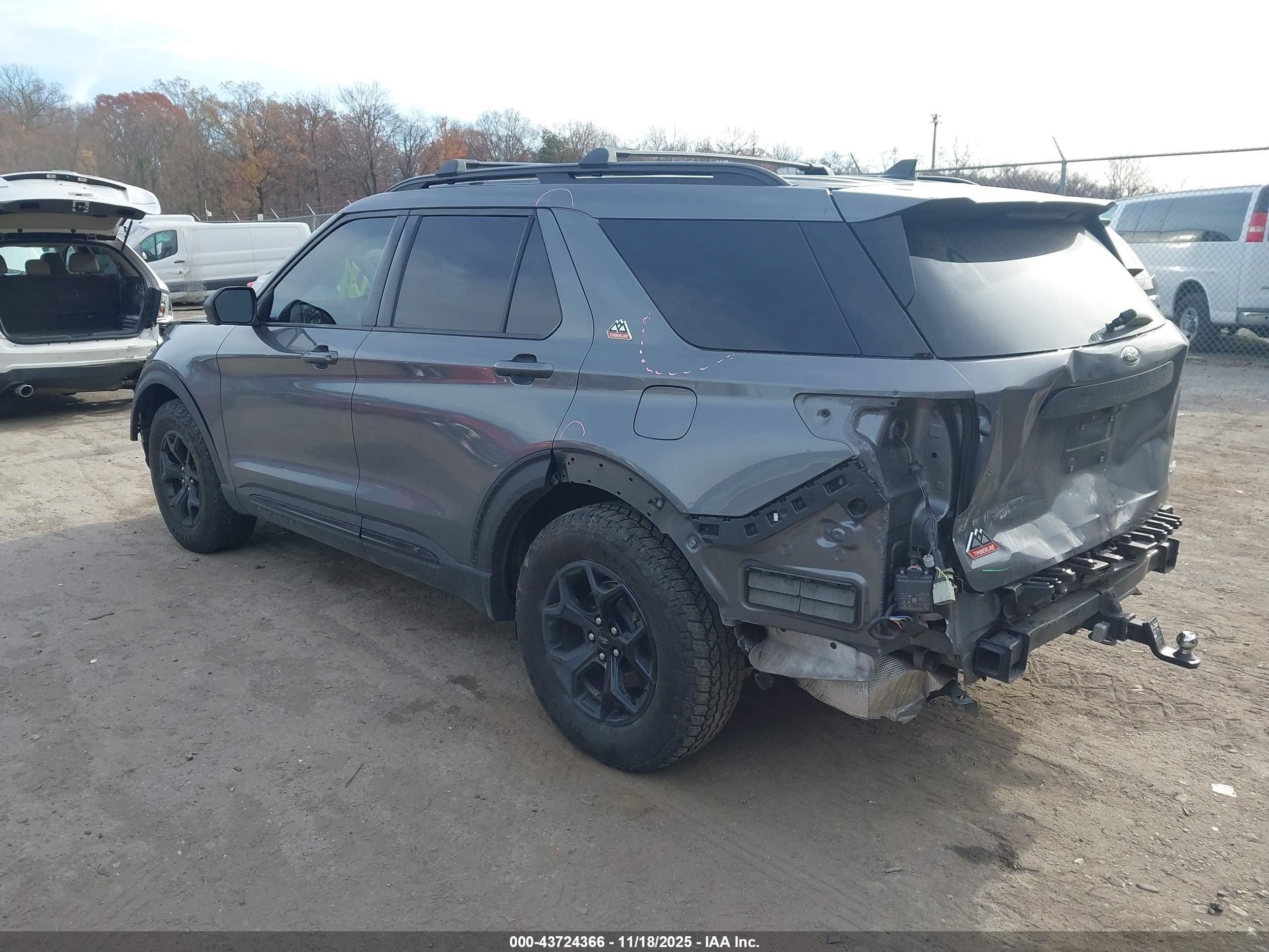 FORD EXPLORER image 3