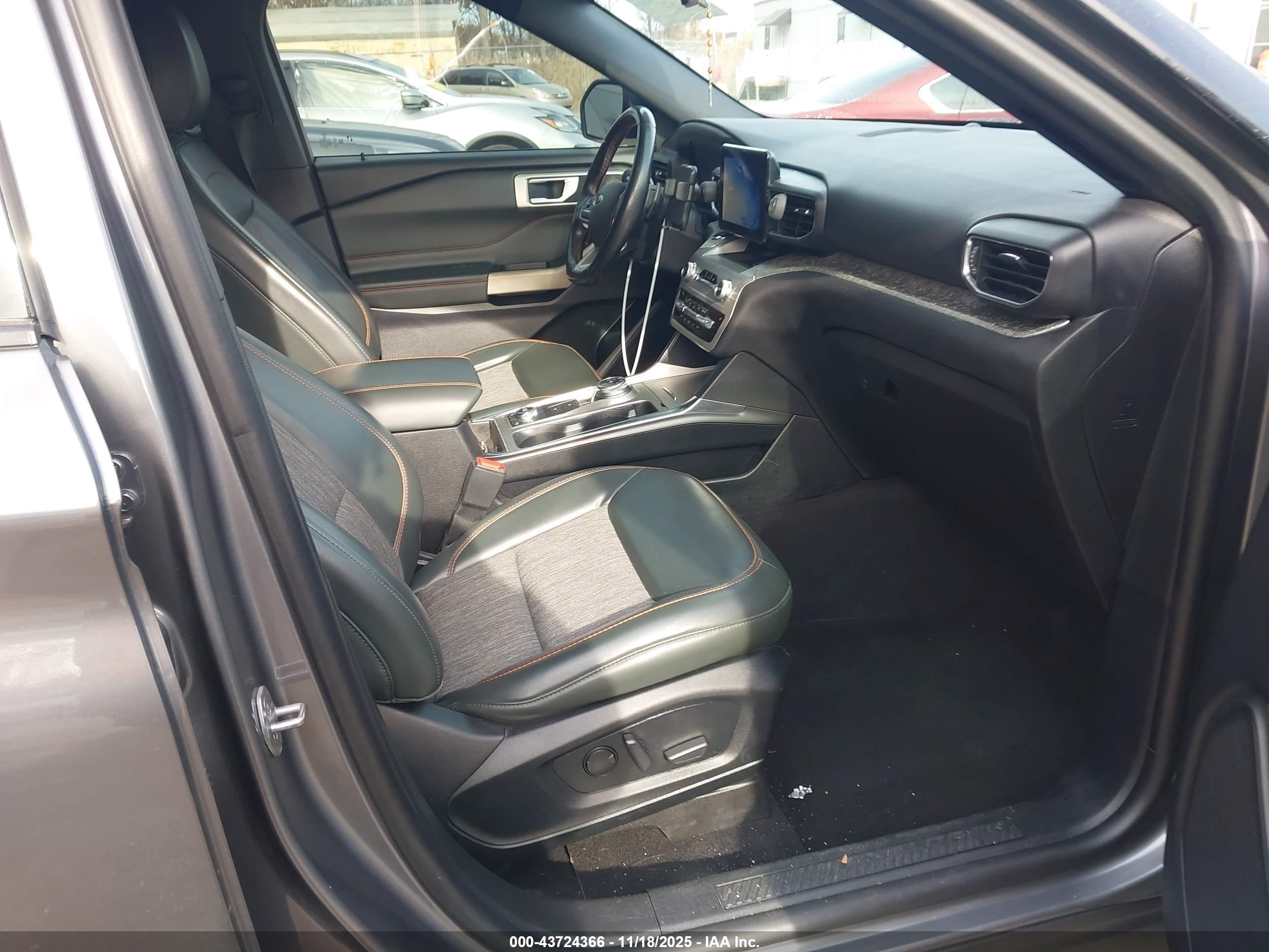 FORD EXPLORER image 5