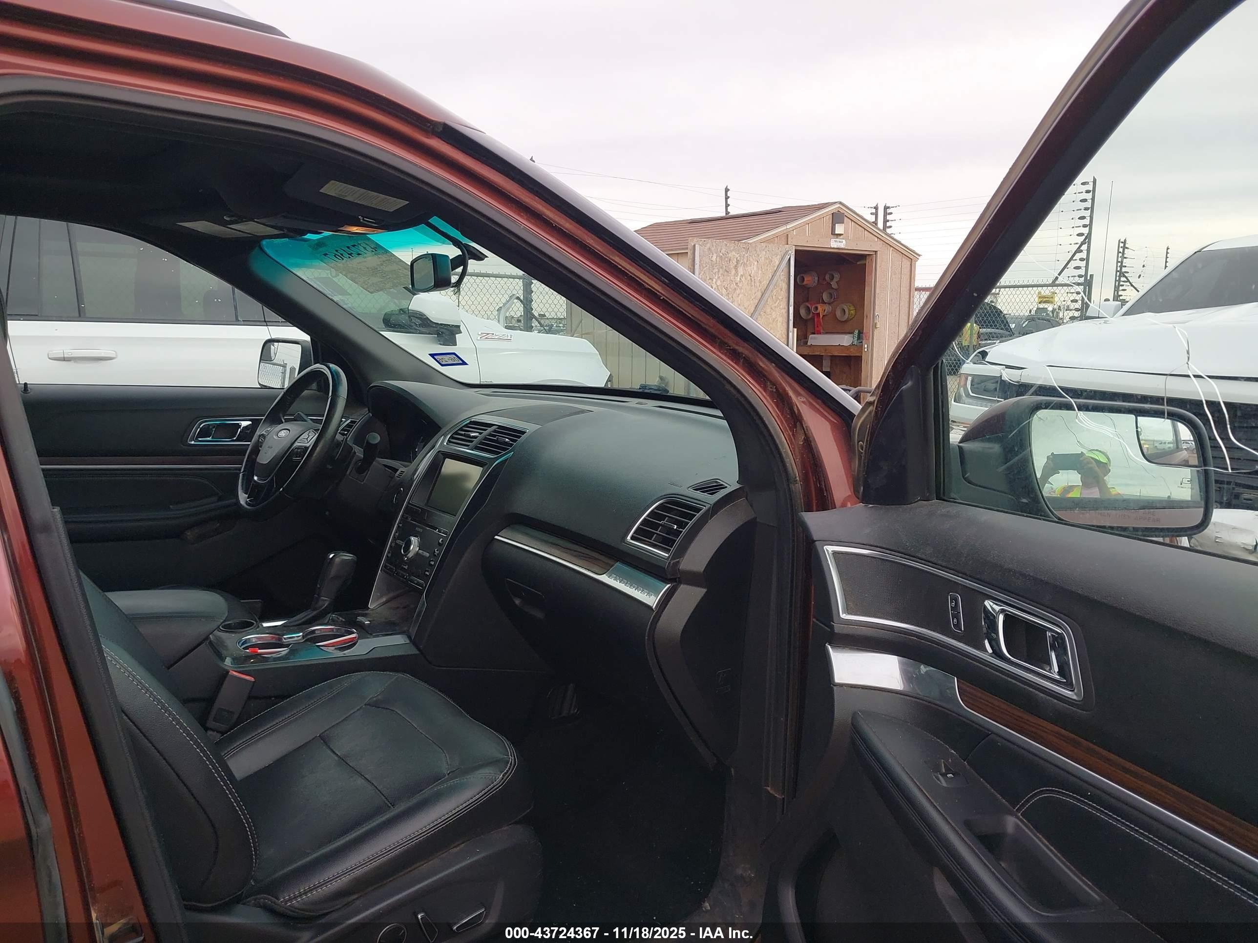 FORD EXPLORER image 5