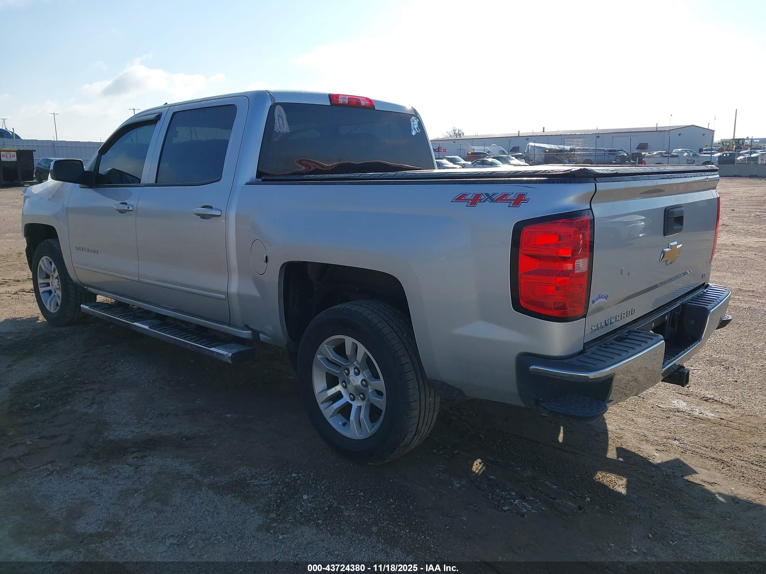 CHEVROLET SILVERADO image 3