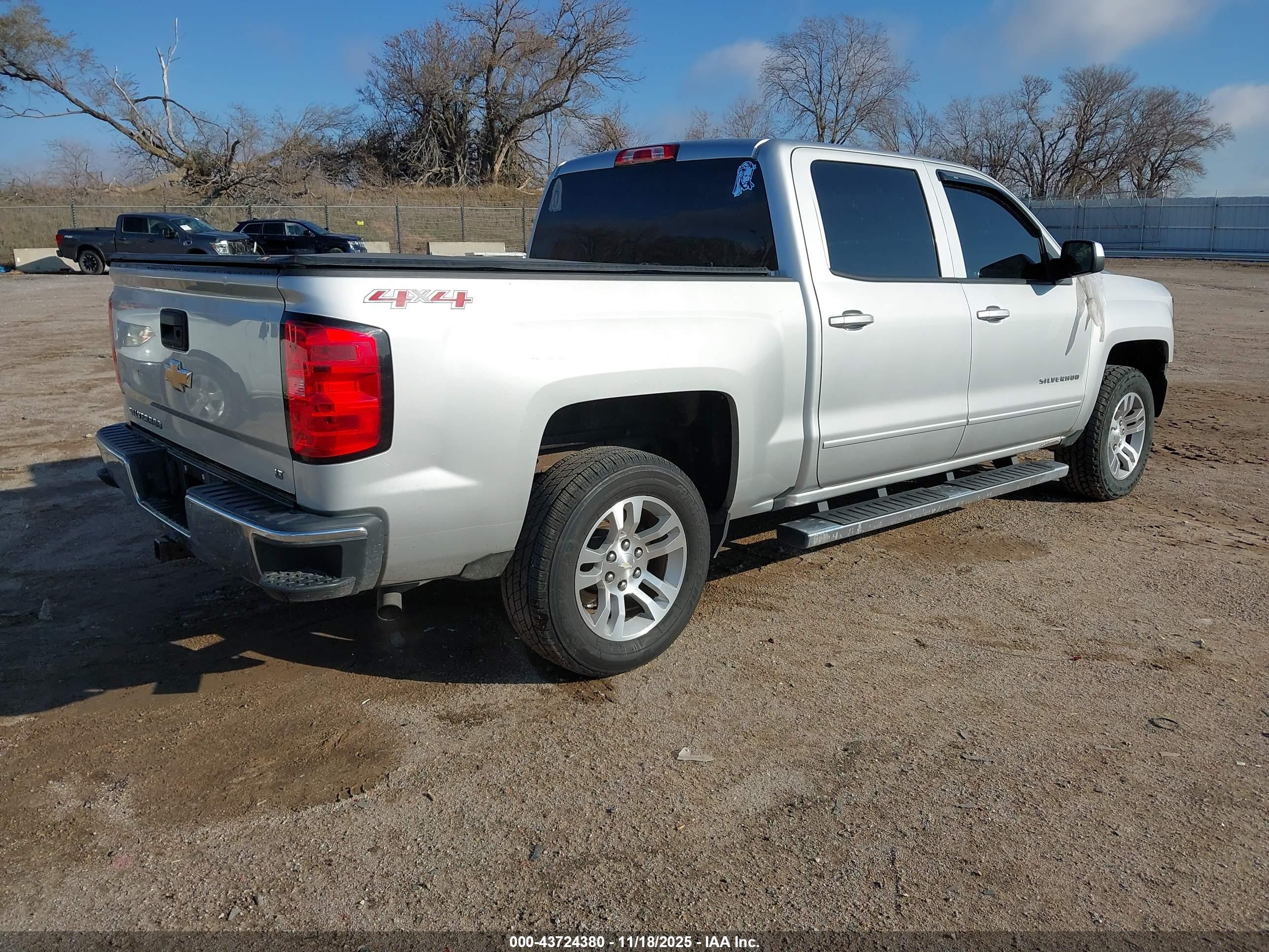 CHEVROLET SILVERADO image 4
