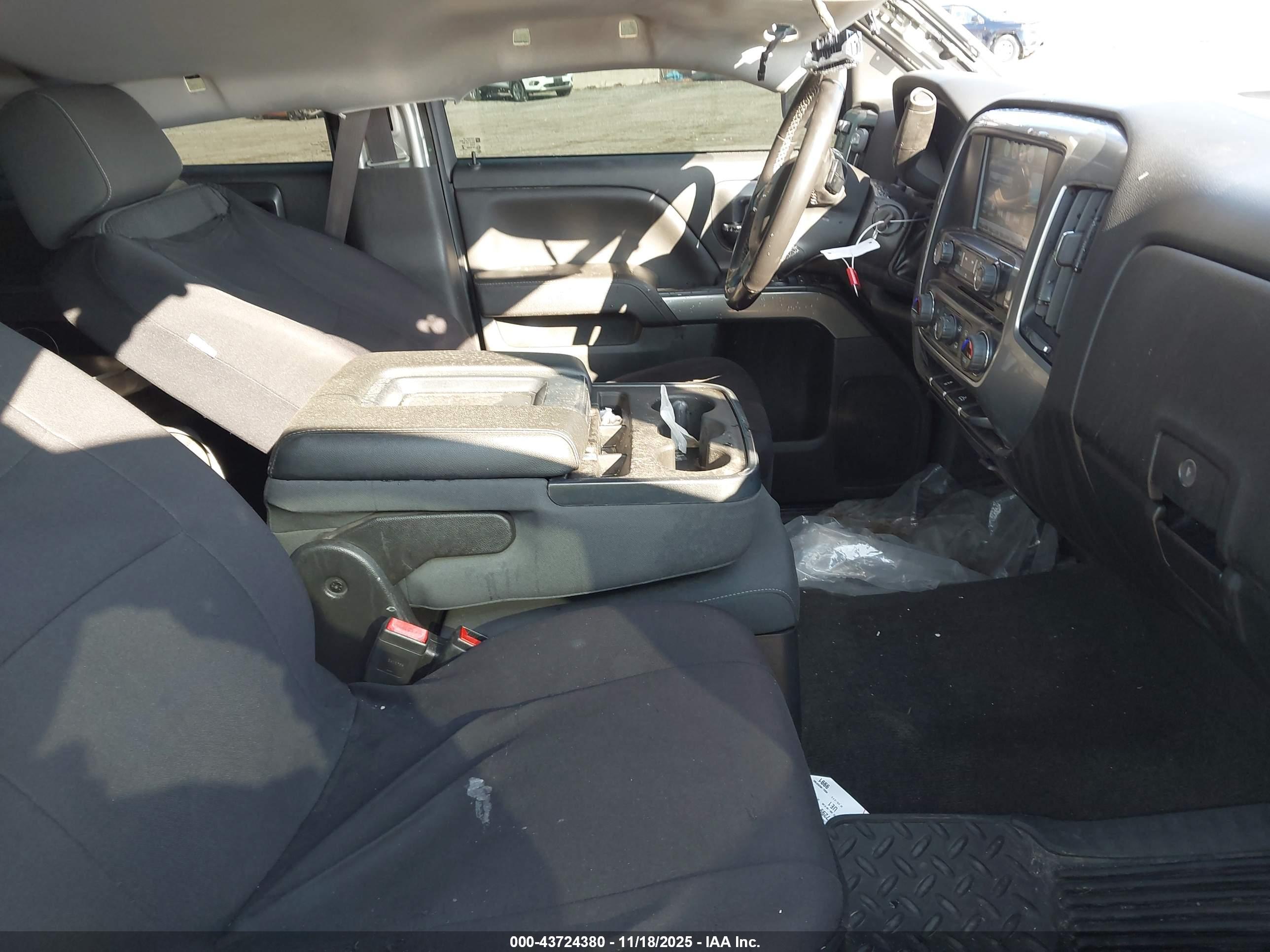 CHEVROLET SILVERADO image 5
