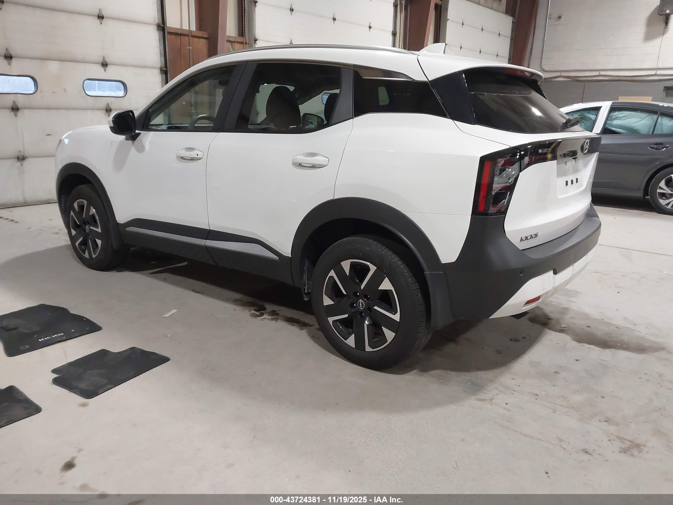 NISSAN KICKS image 3