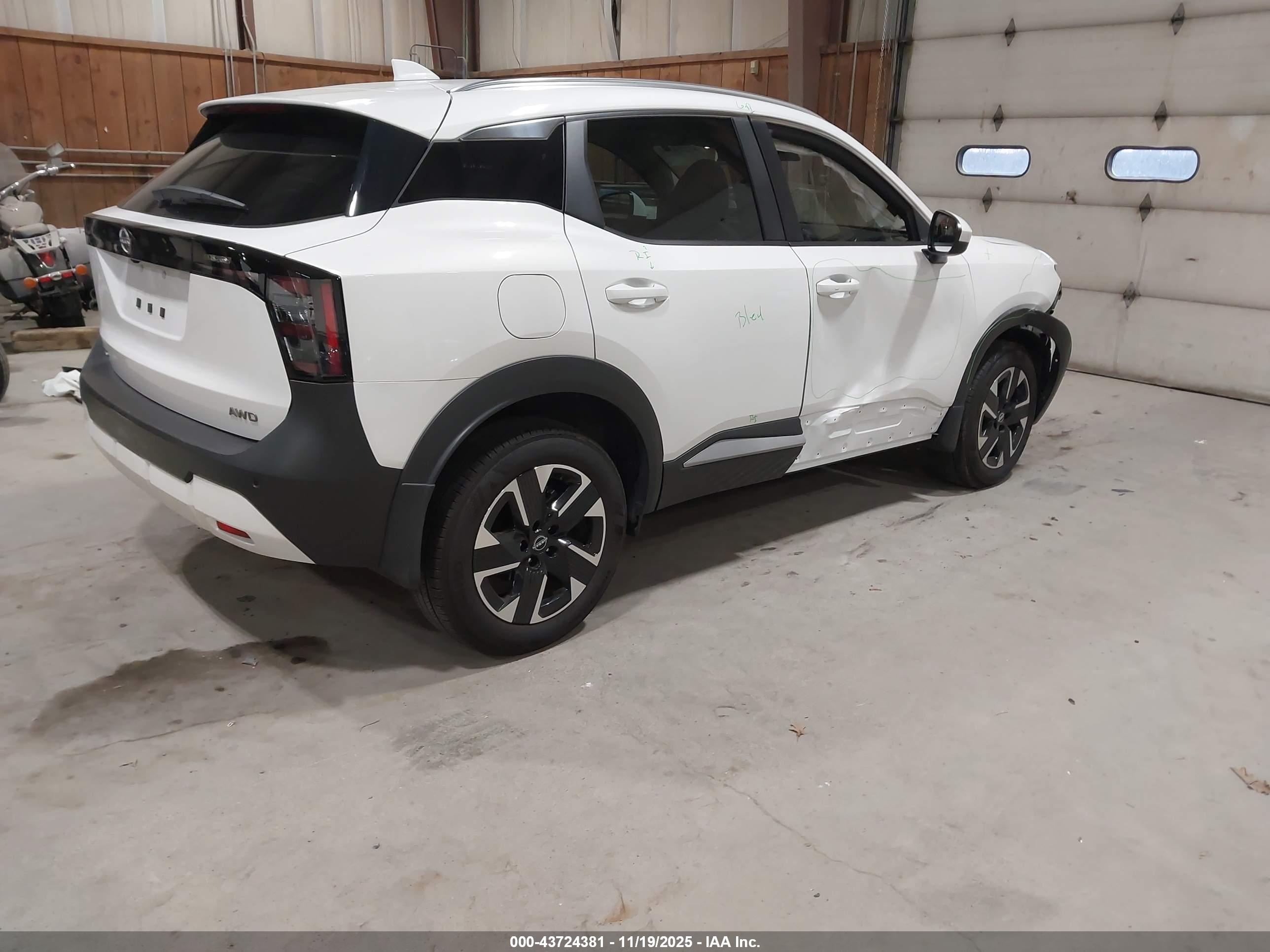 NISSAN KICKS image 4
