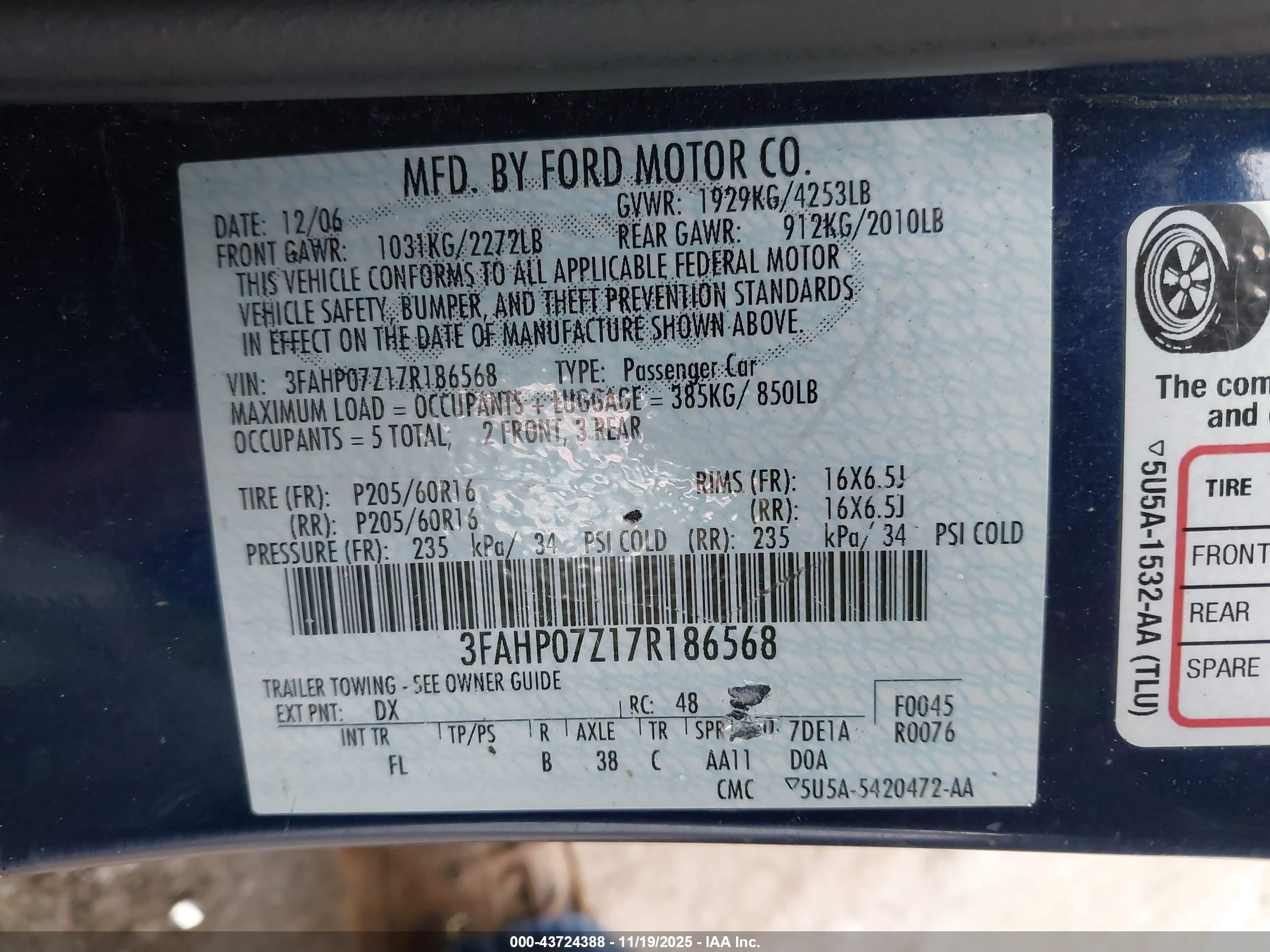 FORD FUSION image 9