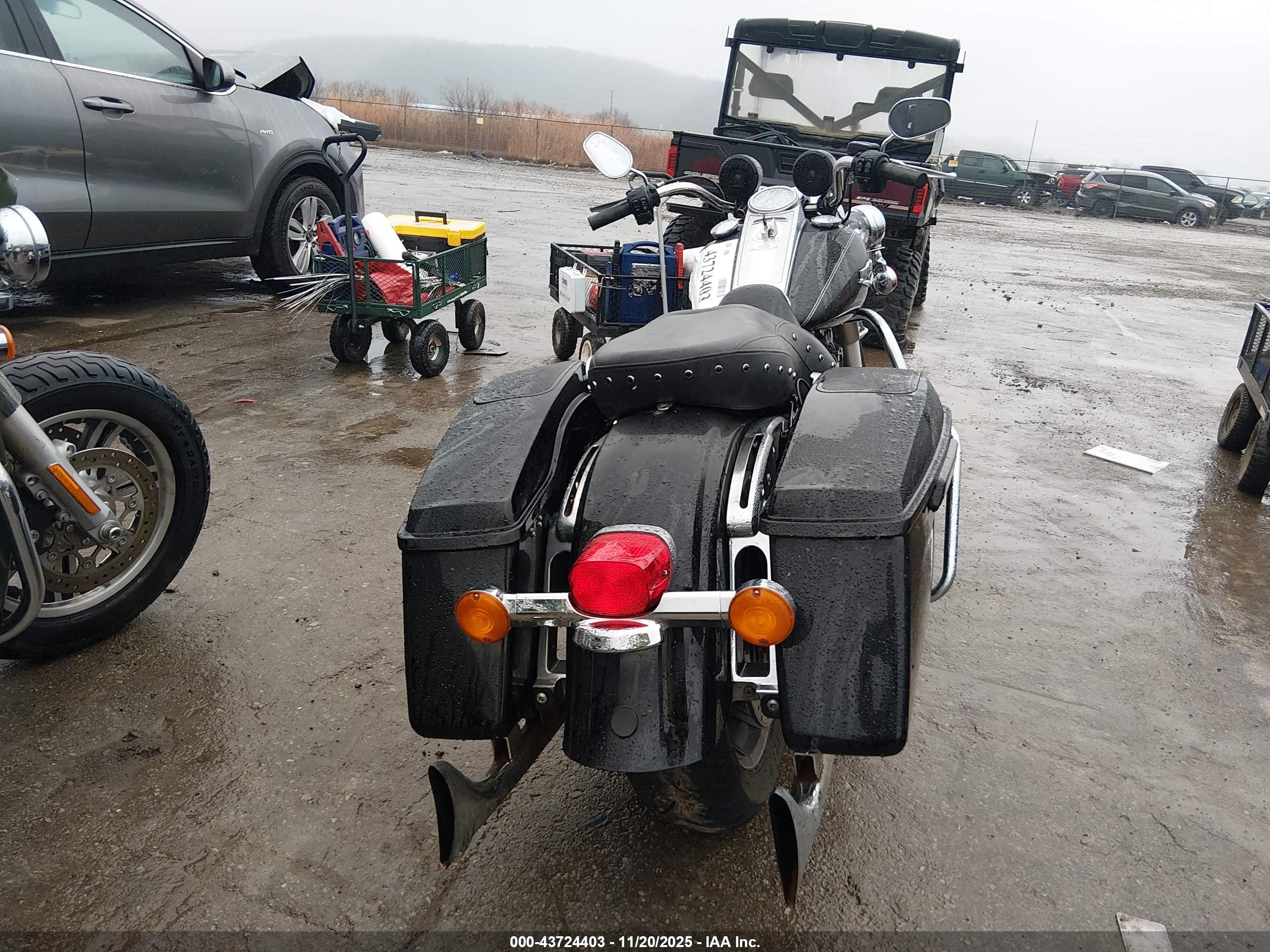 HARLEY-DAVIDSON FLHR image 6