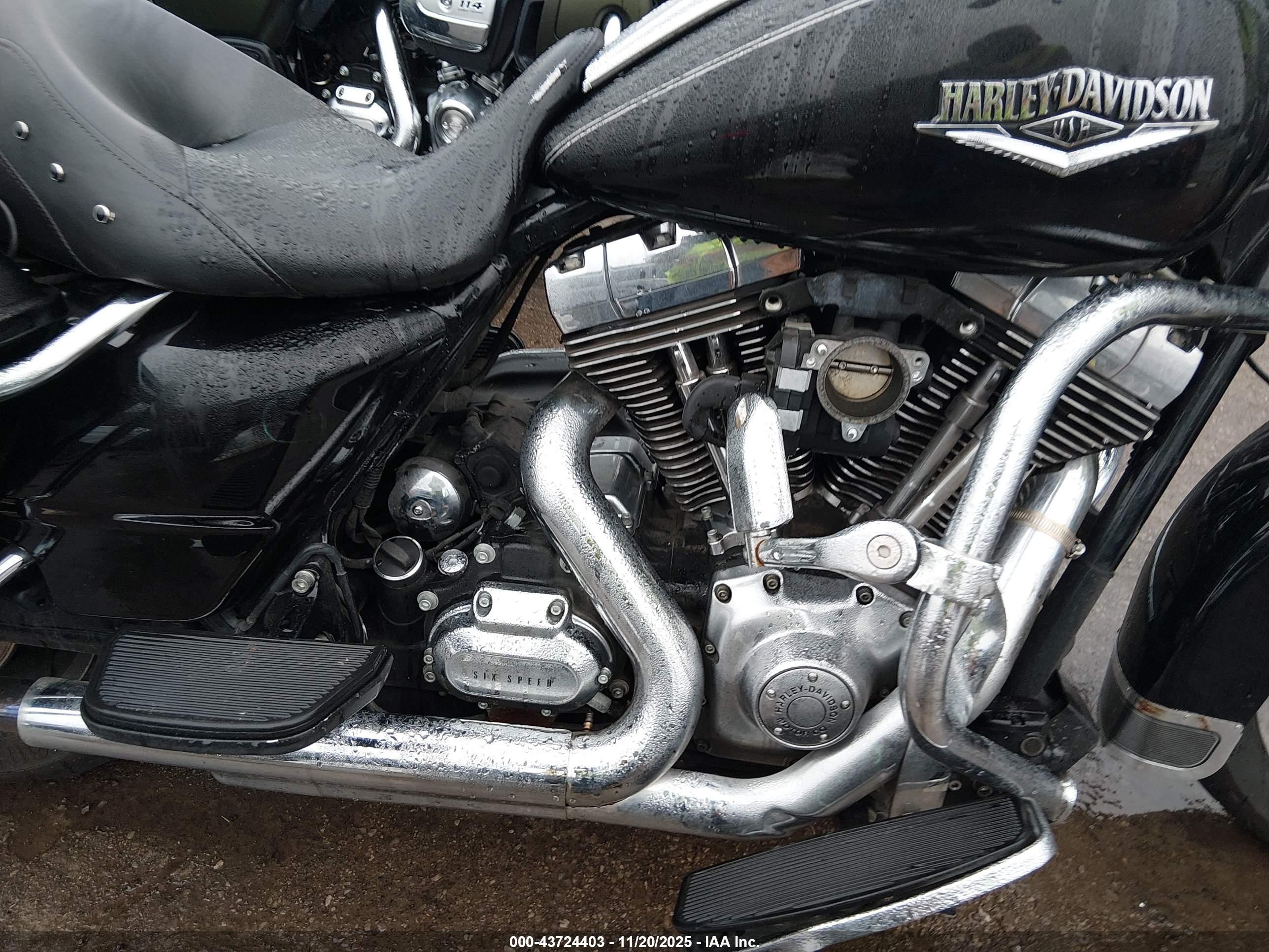 HARLEY-DAVIDSON FLHR image 8