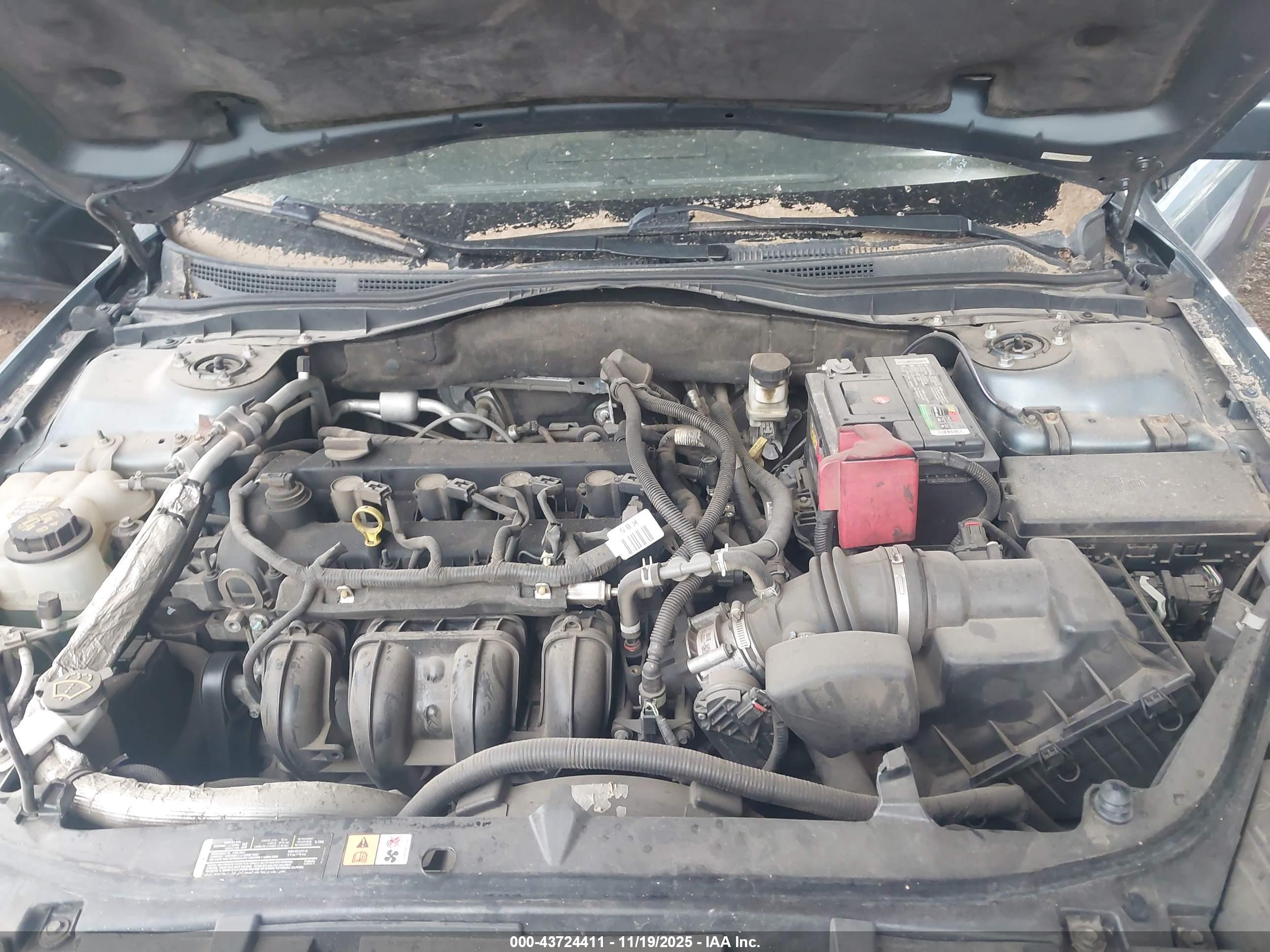 FORD FUSION image 10