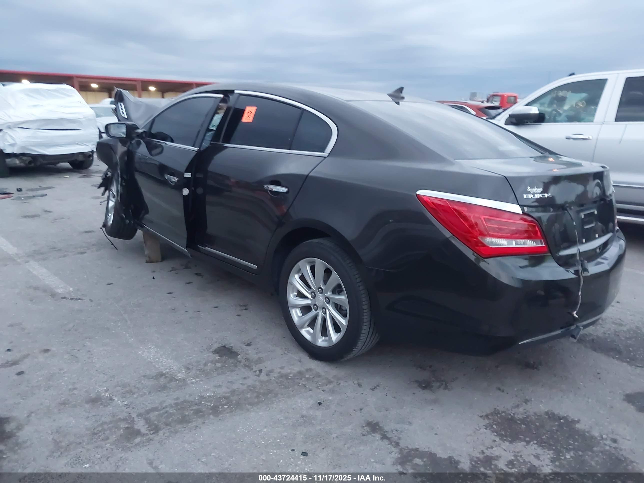 BUICK LACROSSE image 3