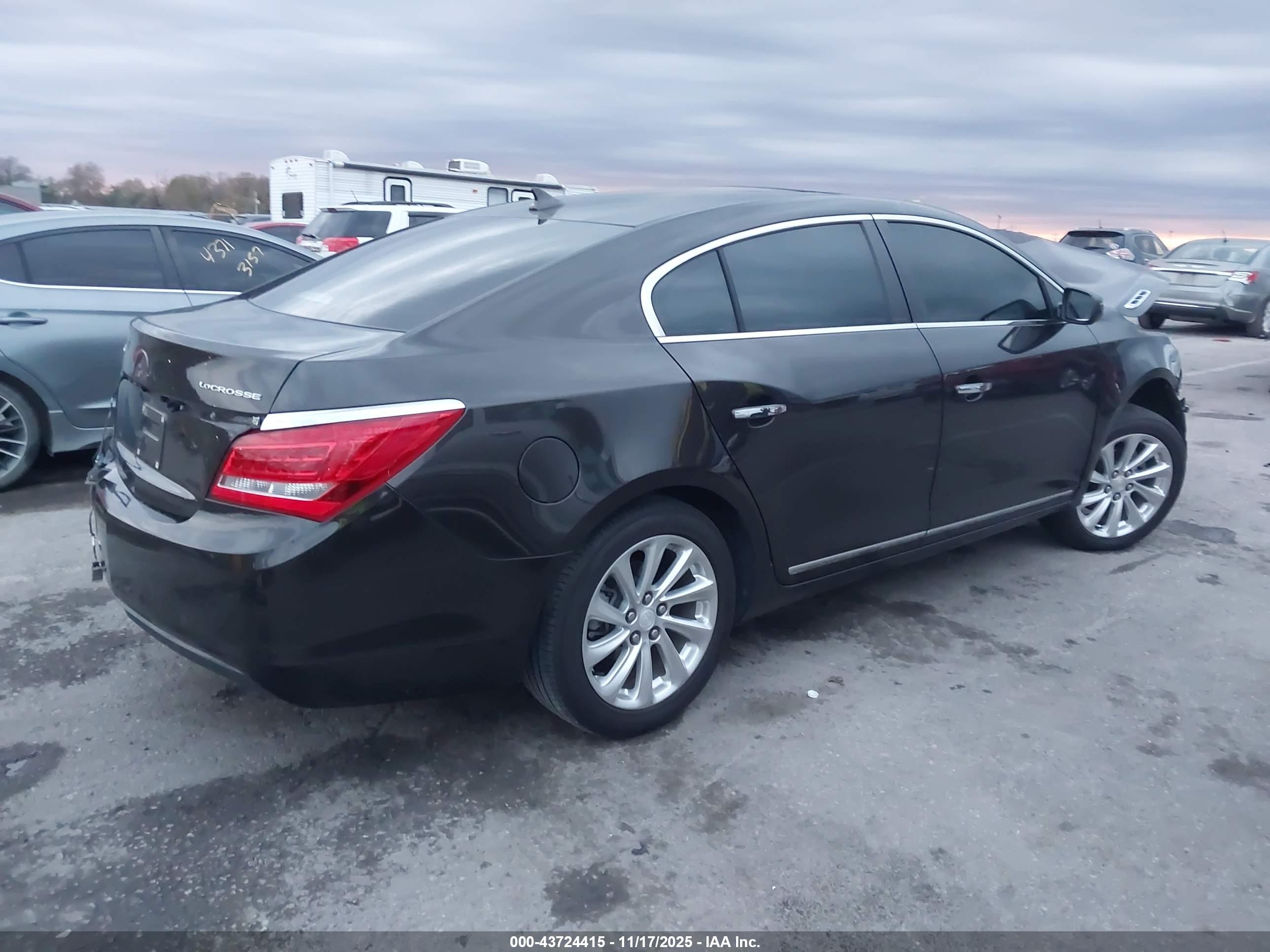 BUICK LACROSSE image 4