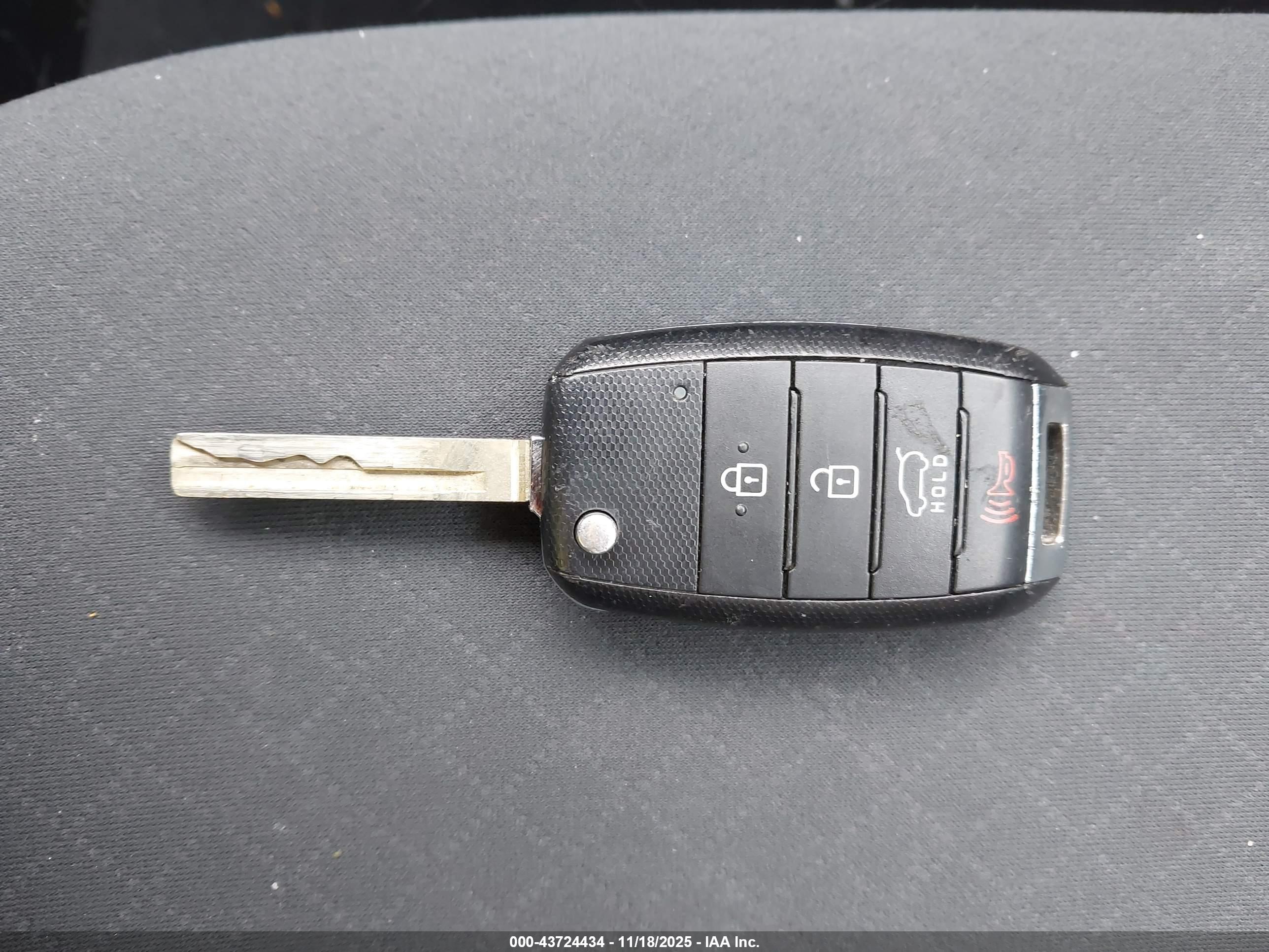 KIA SORENTO image 11