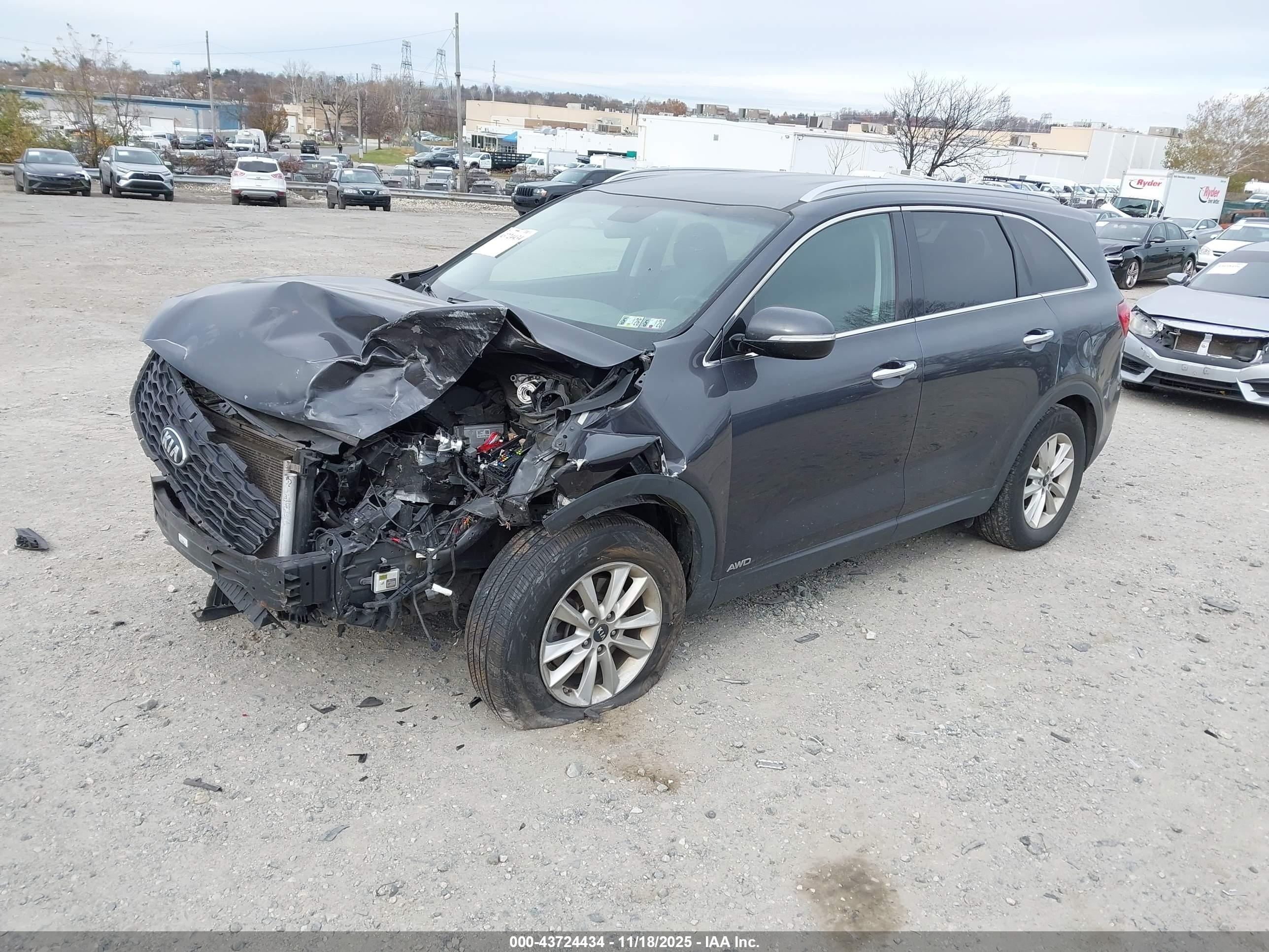KIA SORENTO image 2