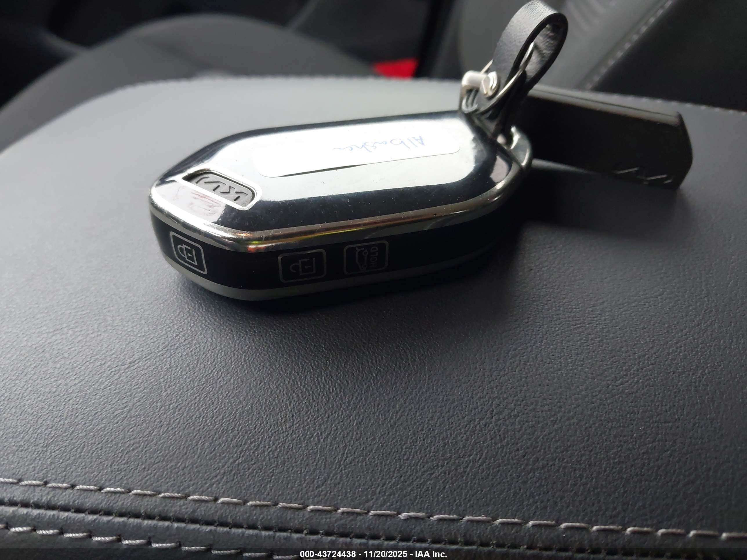 KIA SORENTO image 11