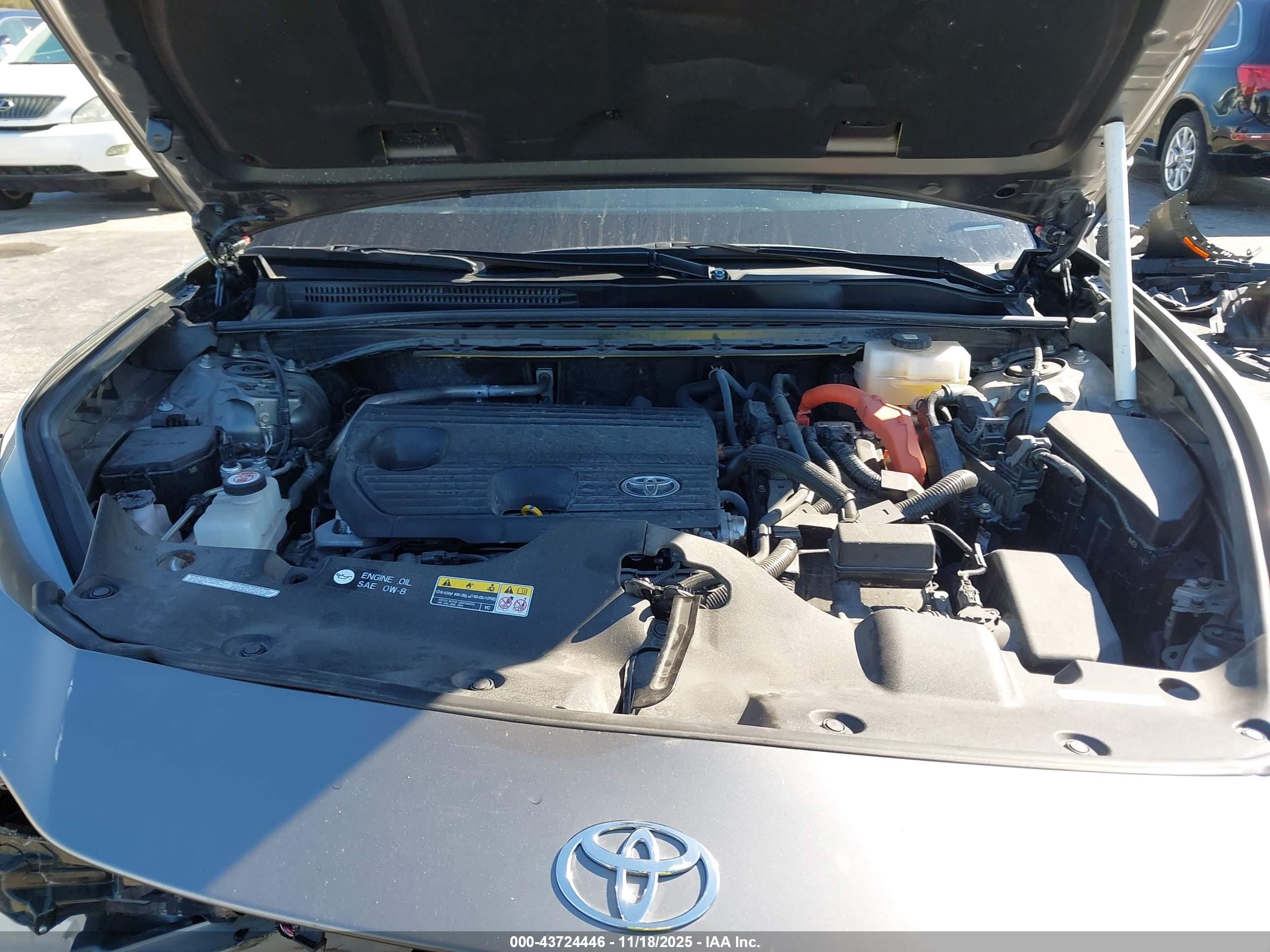 TOYOTA CROWN image 10