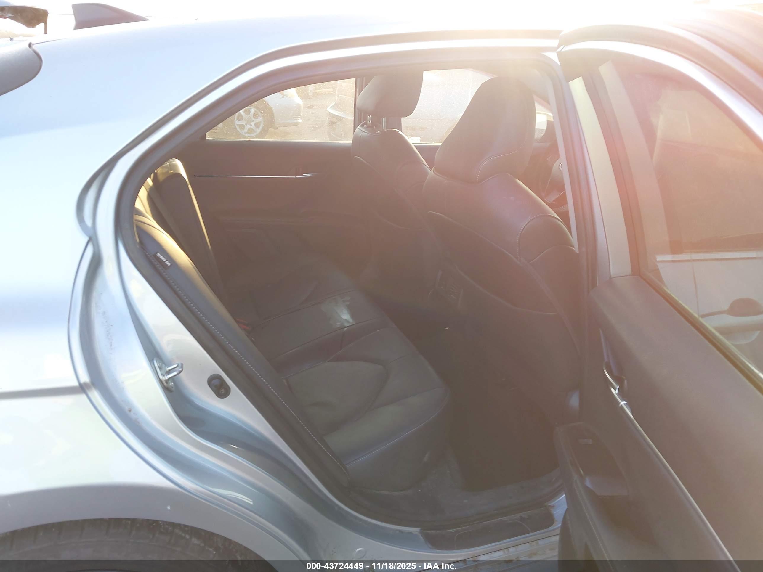 TOYOTA CAMRY image 8