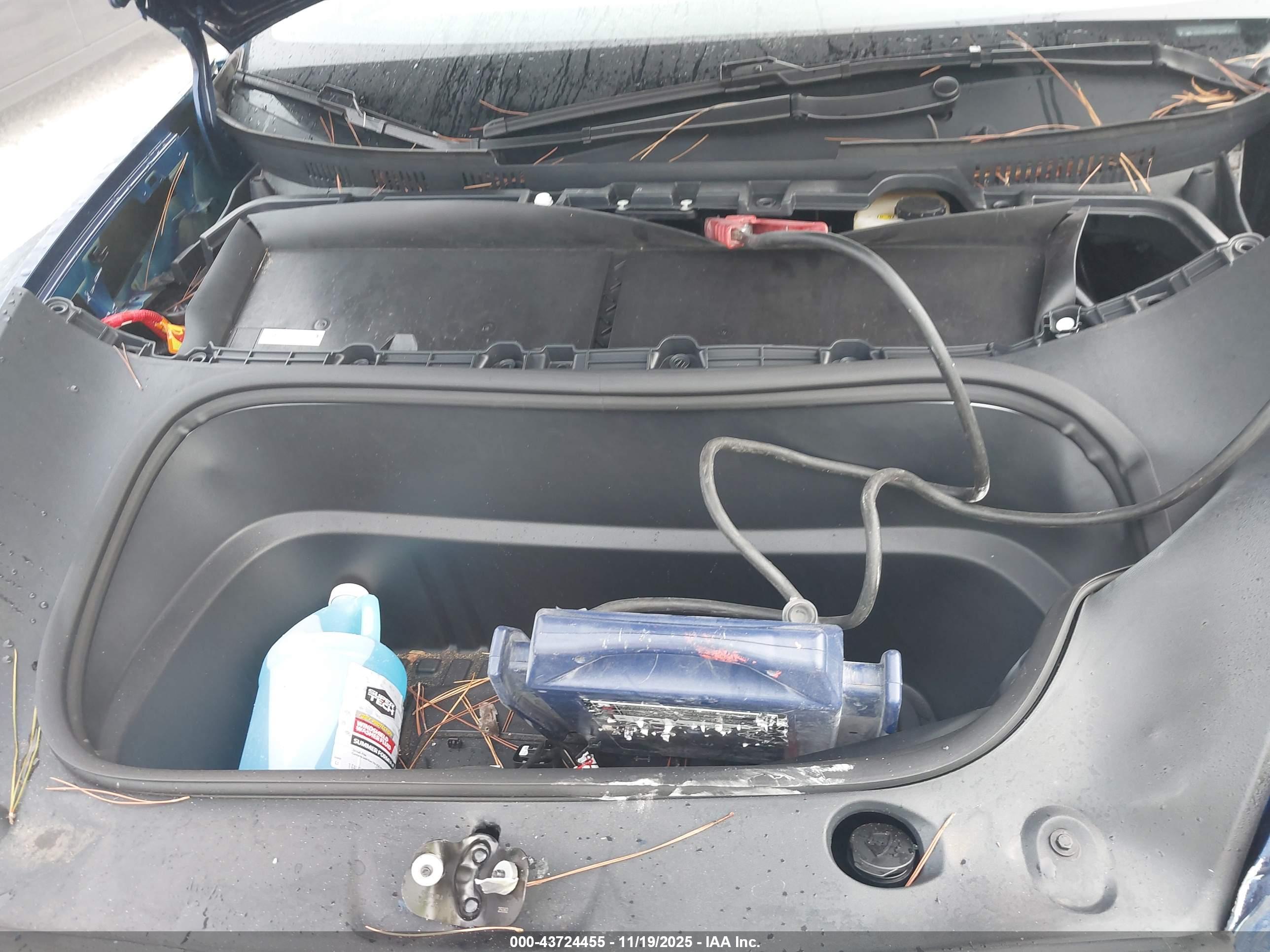 TESLA MODEL image 10