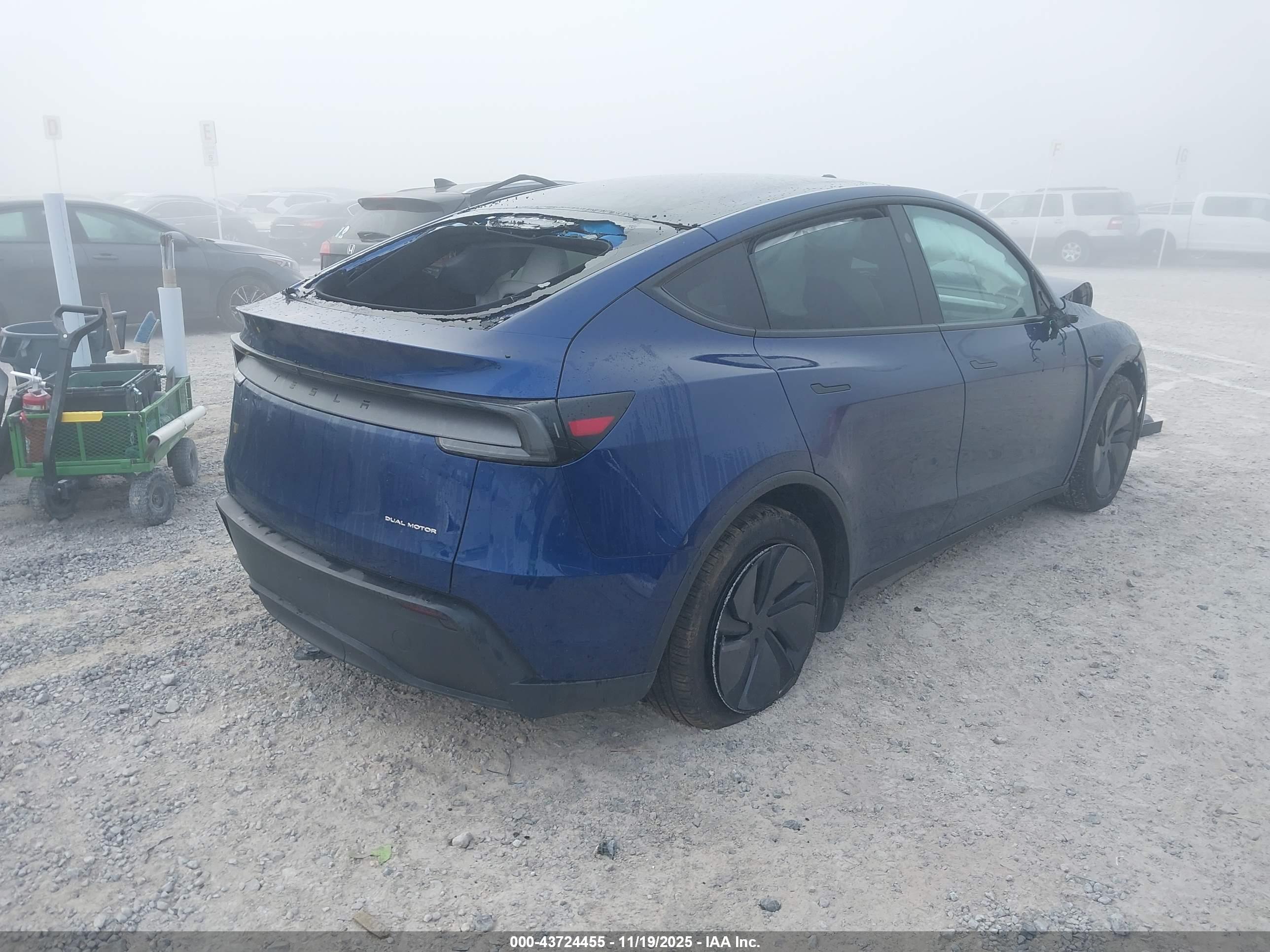 TESLA MODEL image 4
