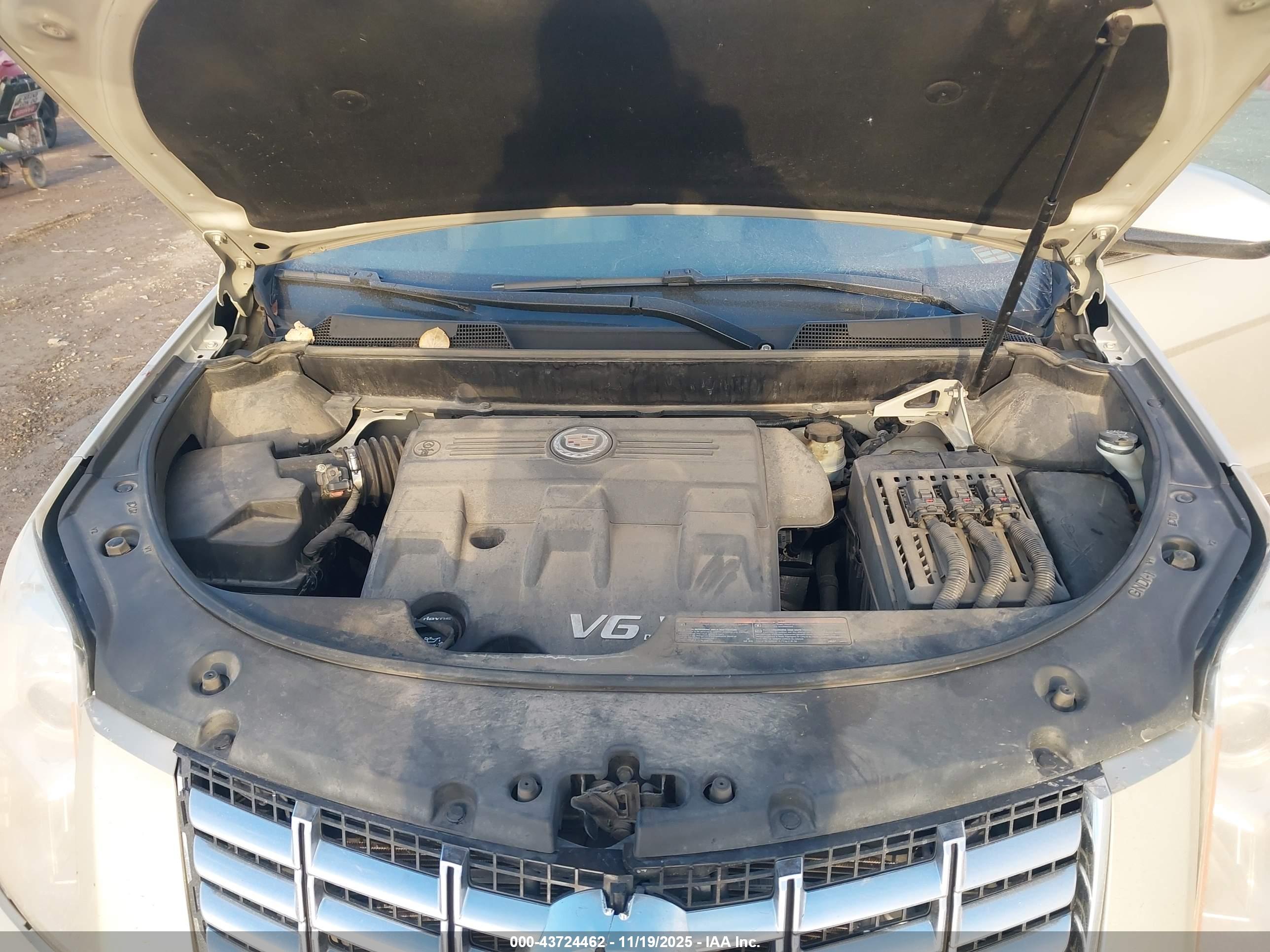 CADILLAC SRX image 10
