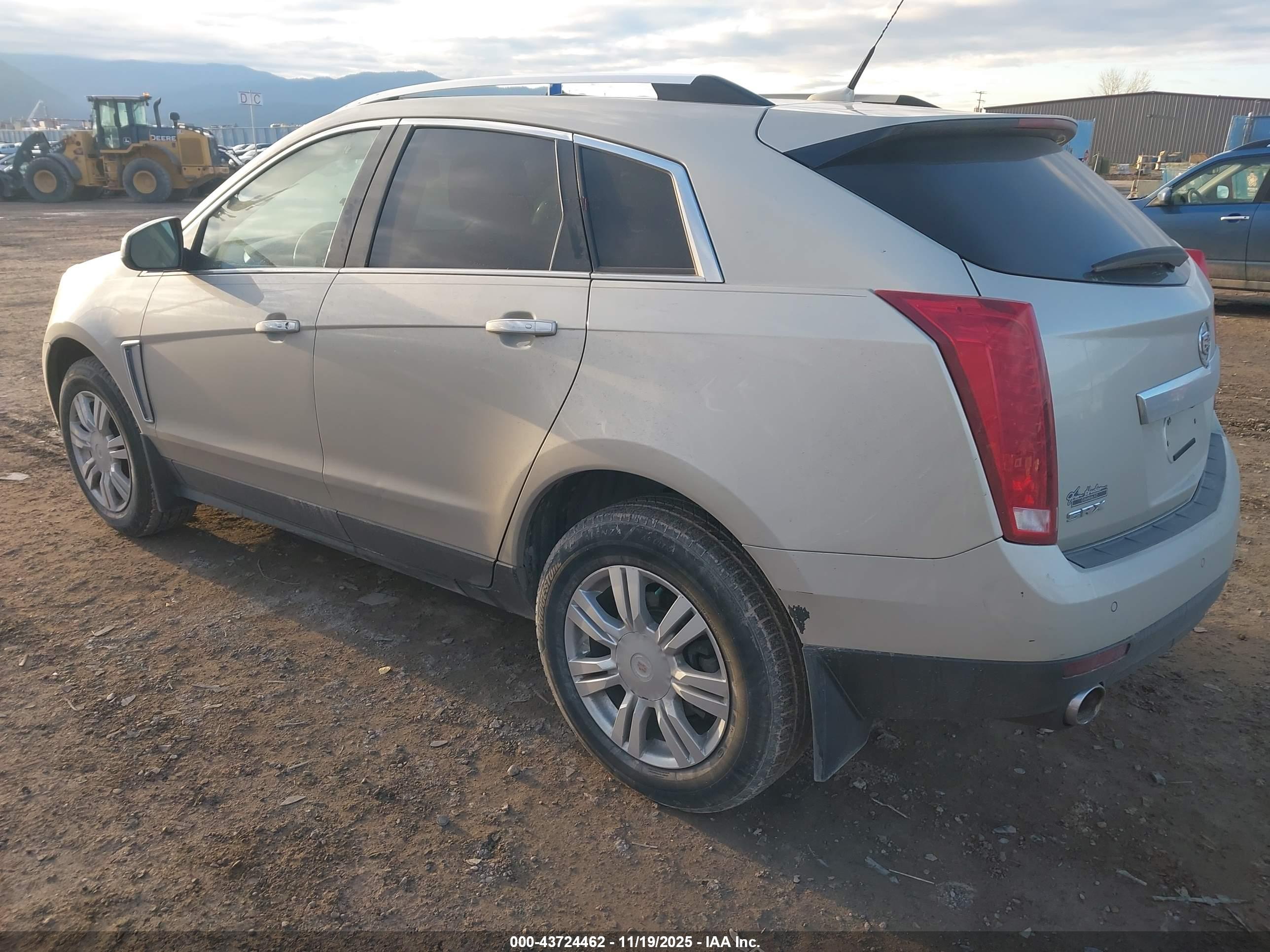 CADILLAC SRX image 3