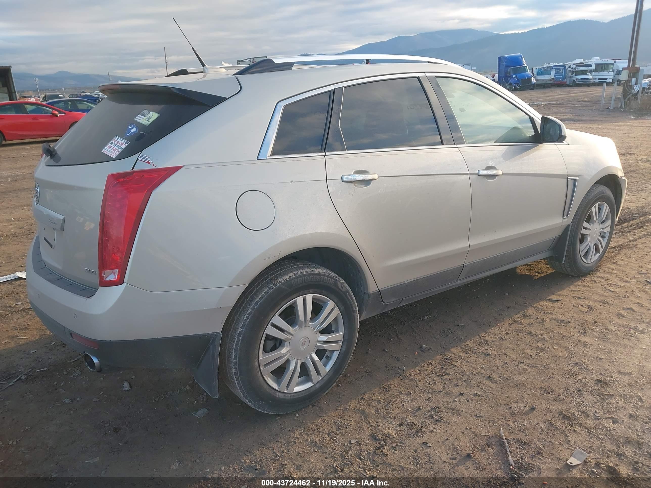 CADILLAC SRX image 4