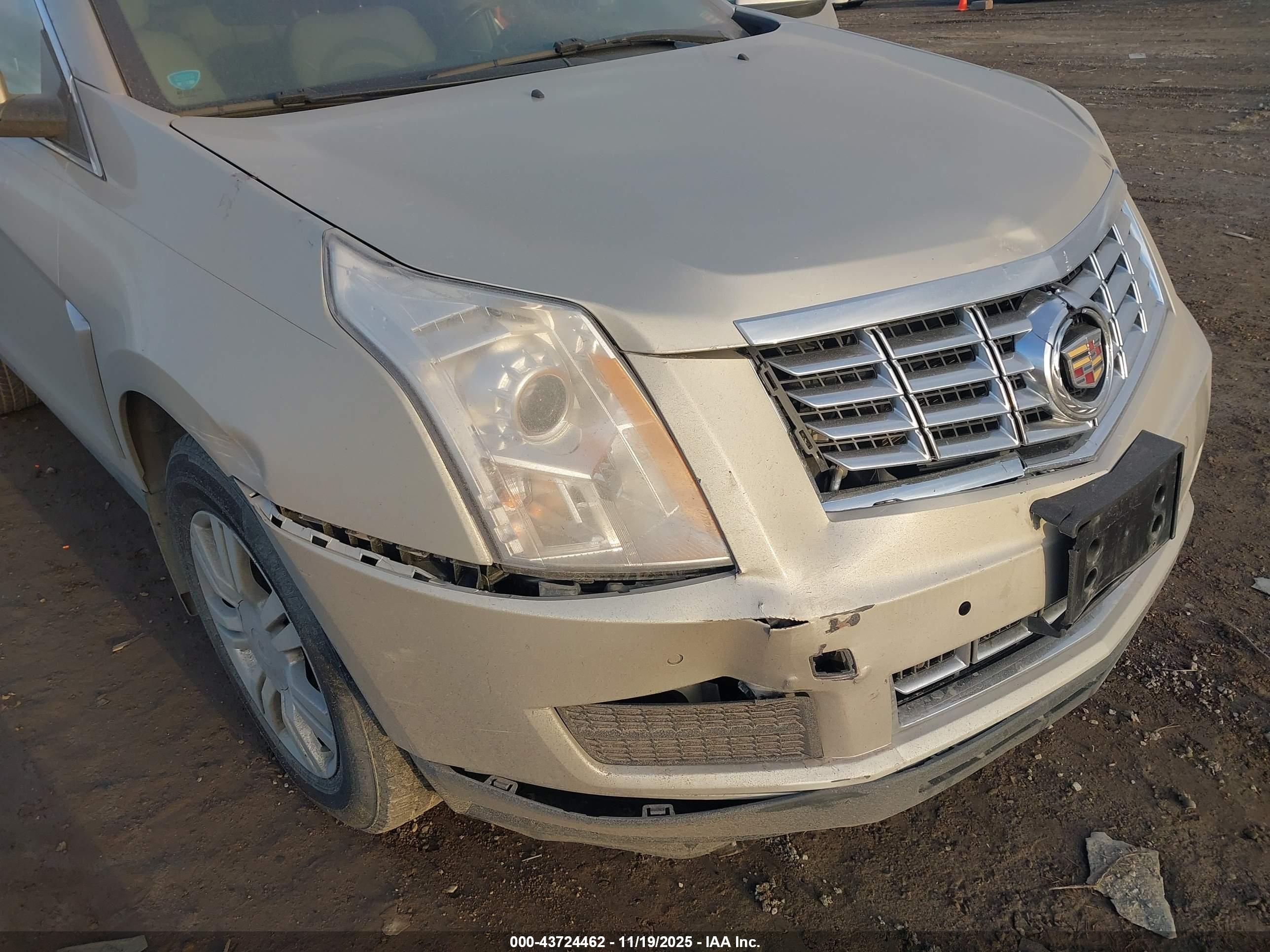 CADILLAC SRX image 6