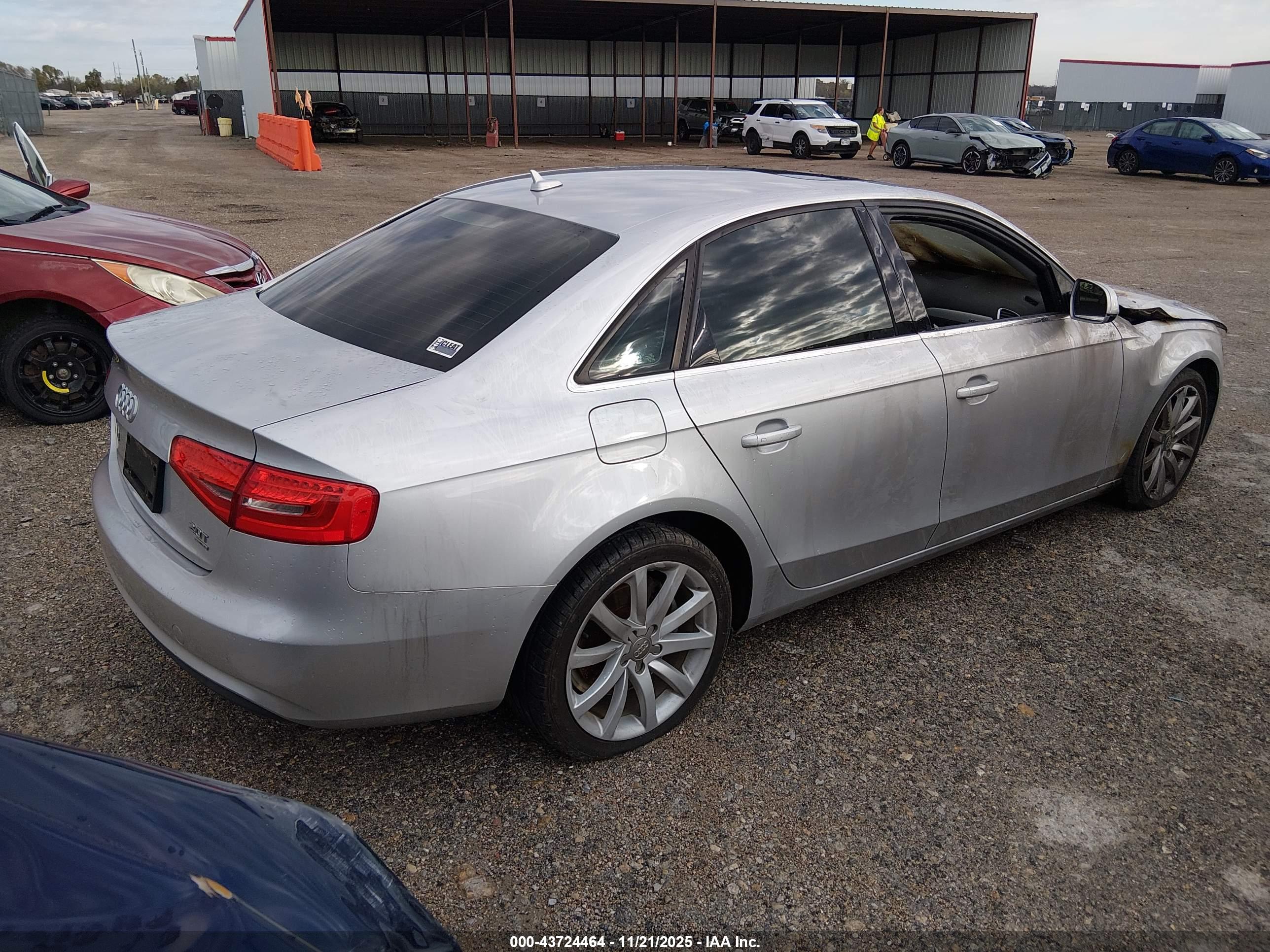 AUDI A4 image 4