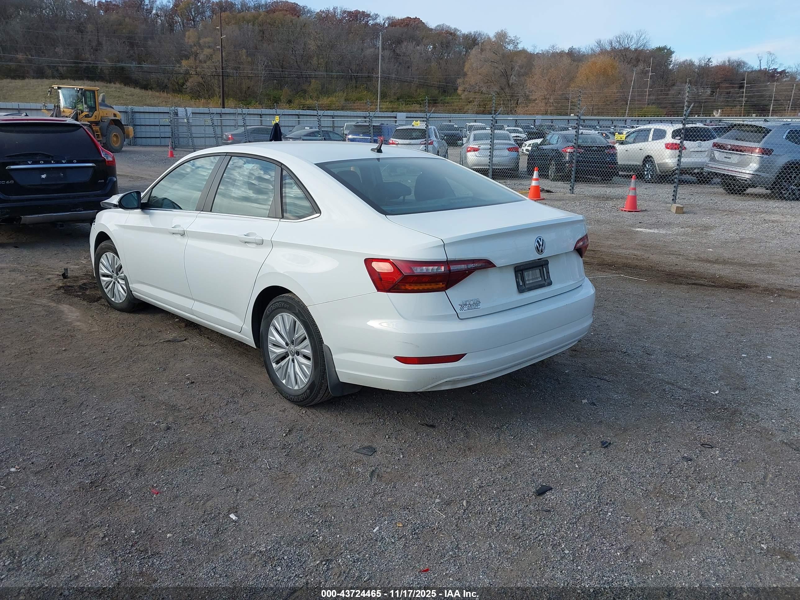 VOLKSWAGEN JETTA image 3