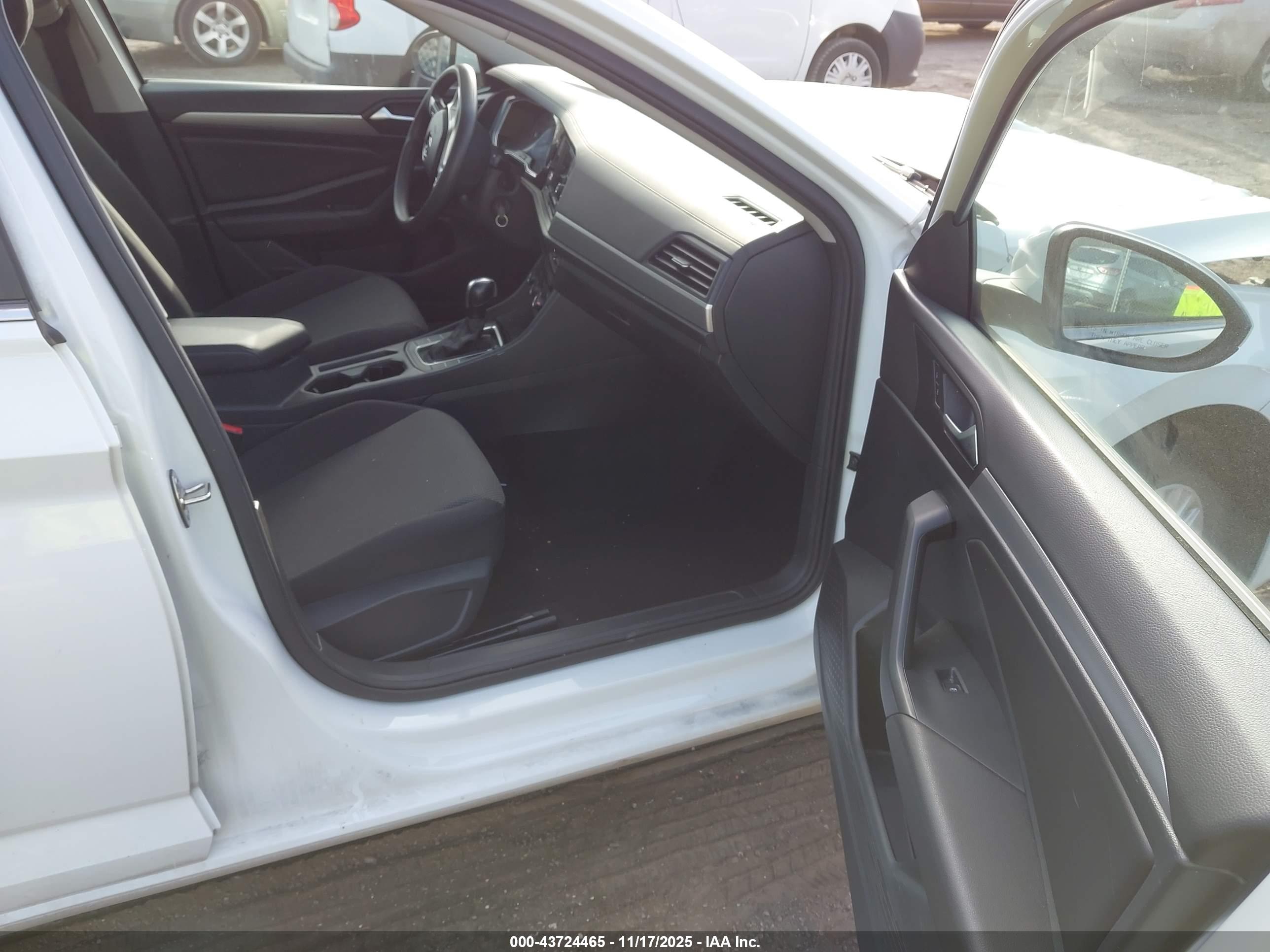 VOLKSWAGEN JETTA image 5