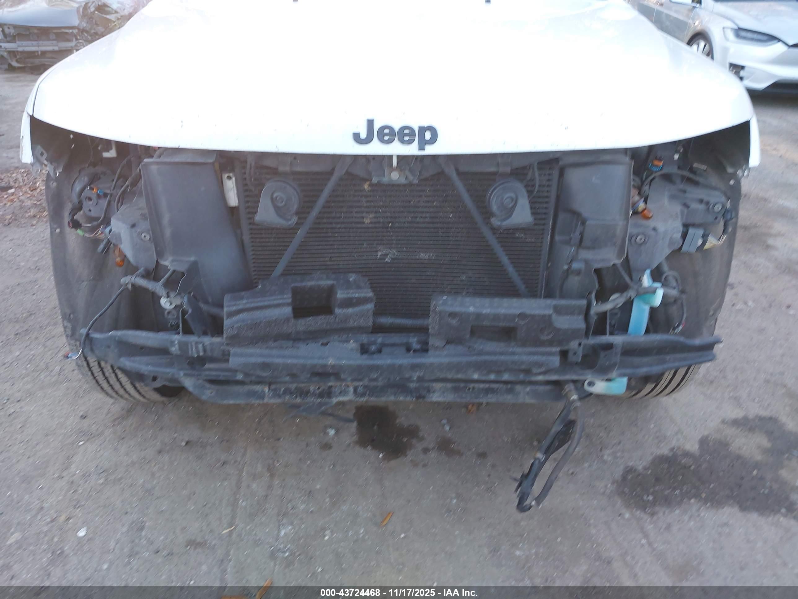 JEEP GRAND image 6