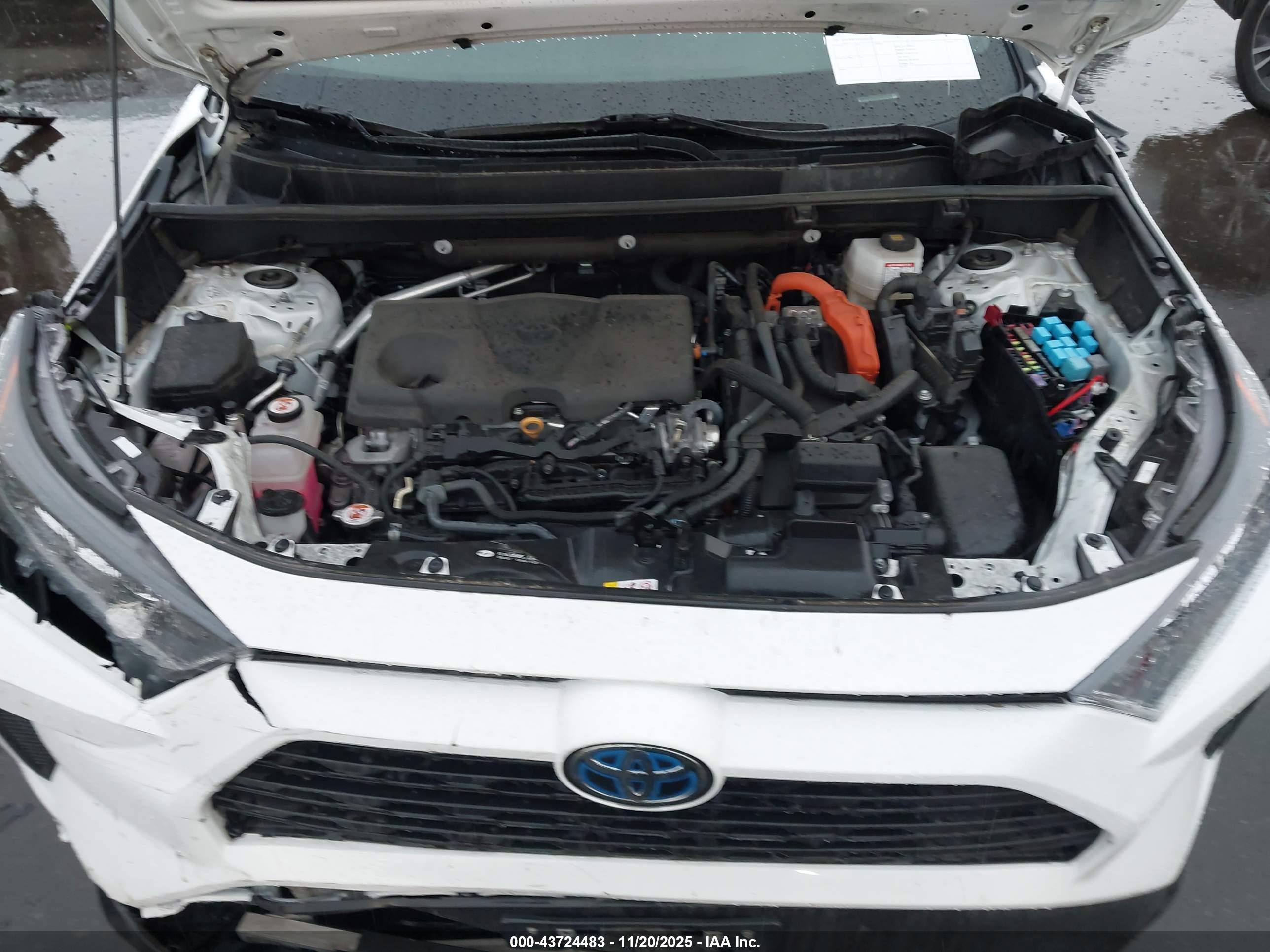 TOYOTA RAV4 image 10