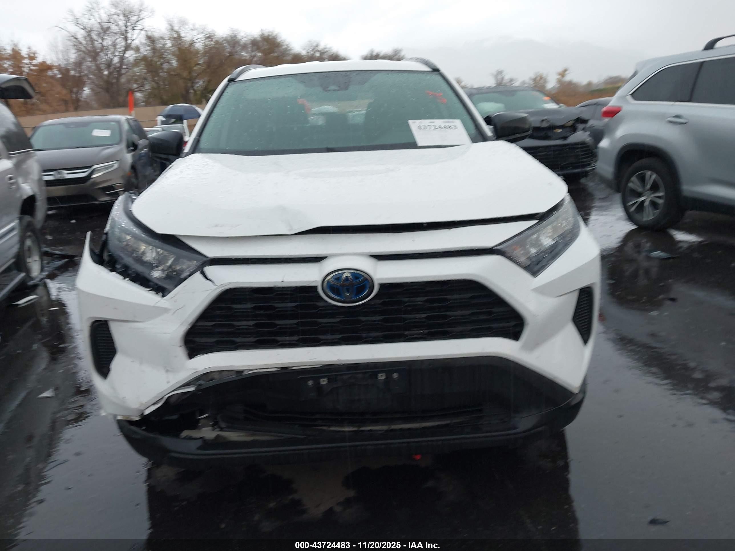 TOYOTA RAV4 image 6