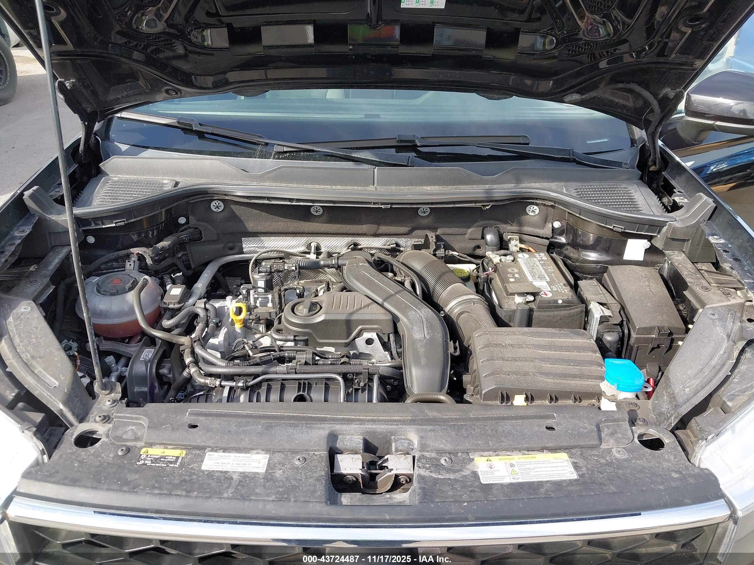 VOLKSWAGEN TAOS image 10
