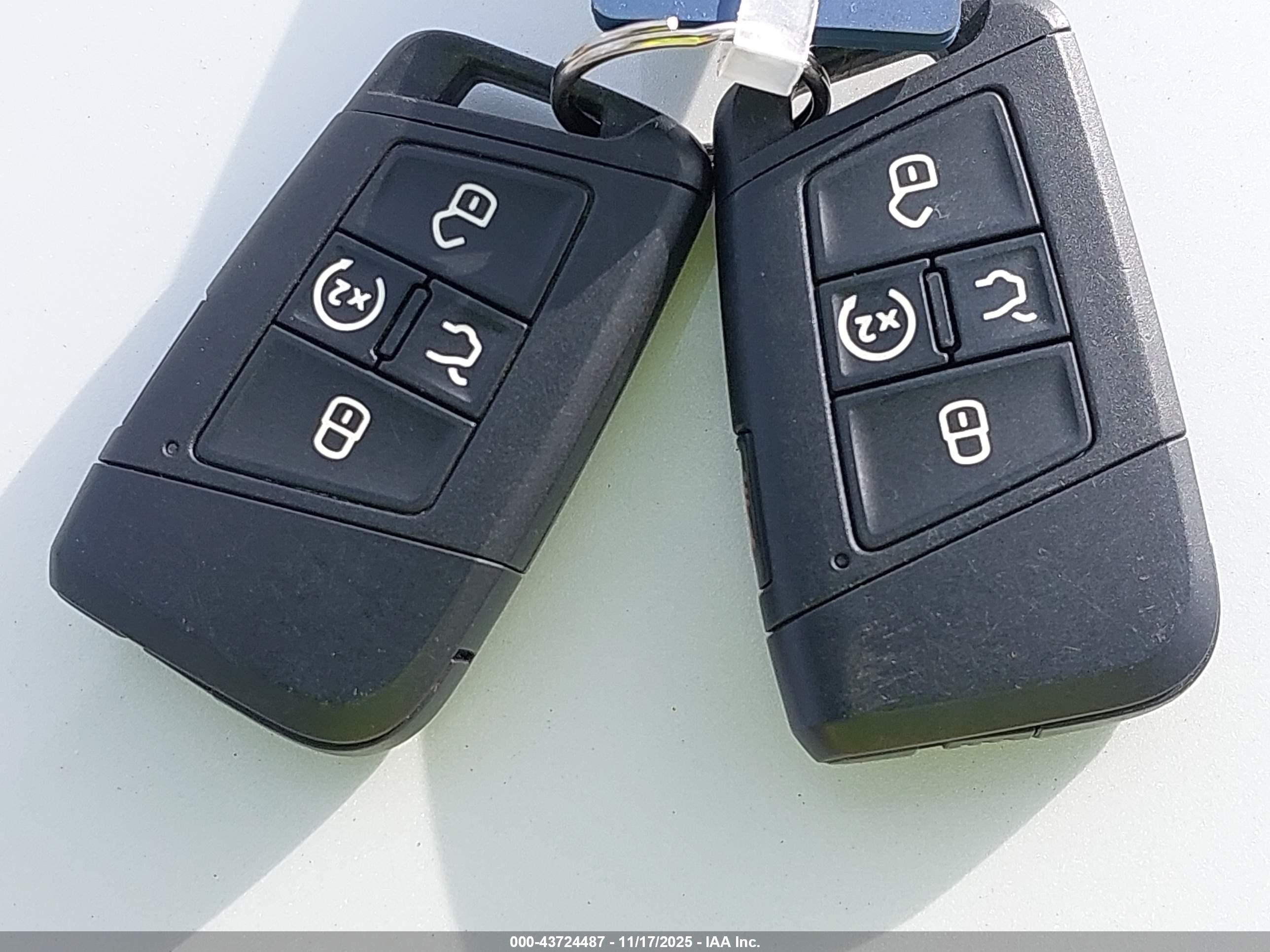 VOLKSWAGEN TAOS image 11